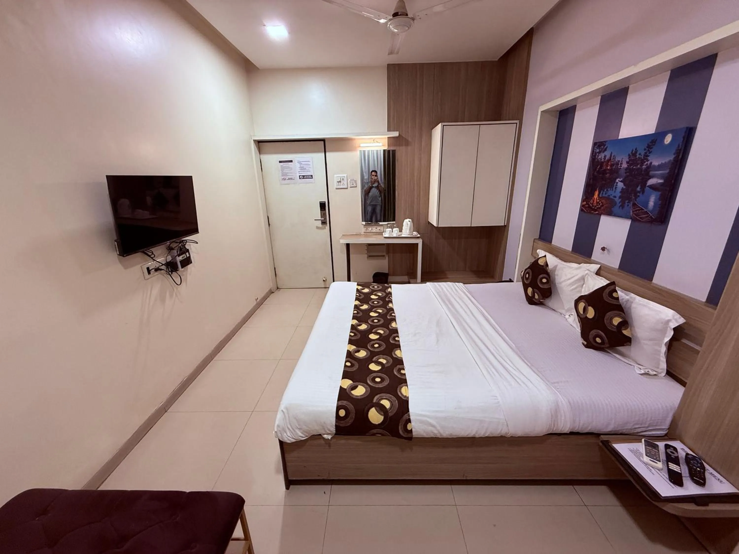 Bed in Hotel Alka Residency
