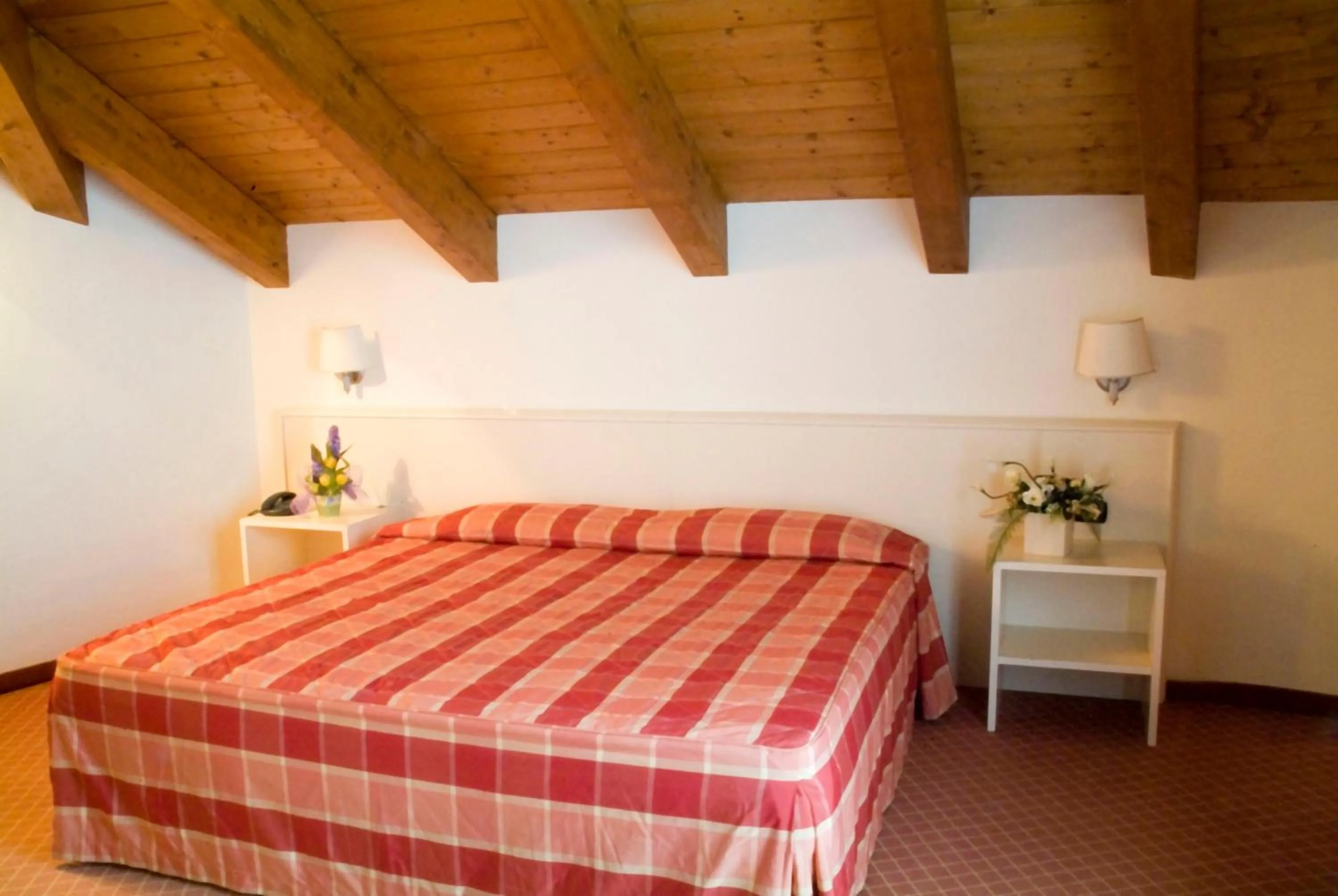 Photo of the whole room, Bed in Hotel Gallia