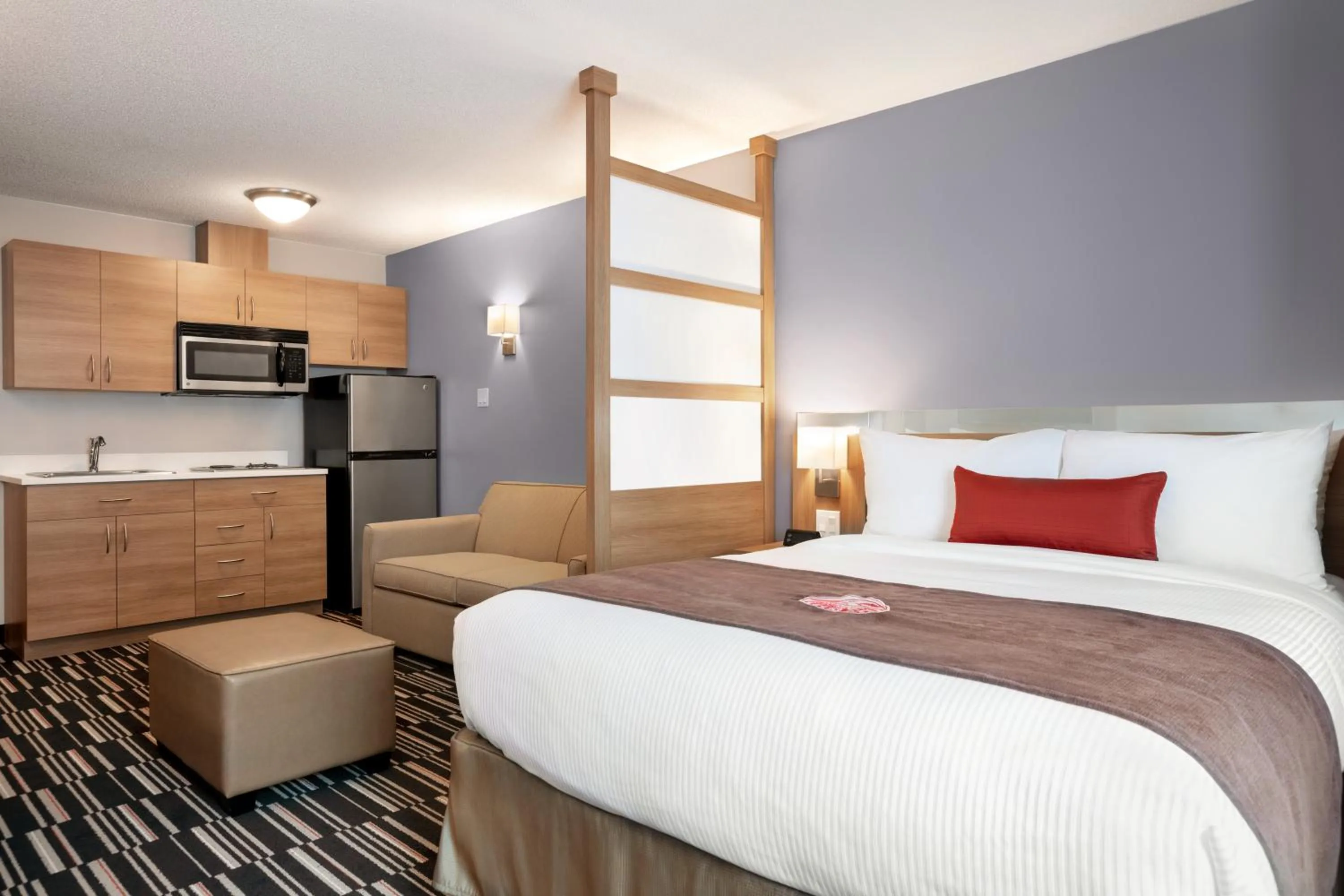 Bed in Microtel Inn & Suites by Wyndham Val-d Or