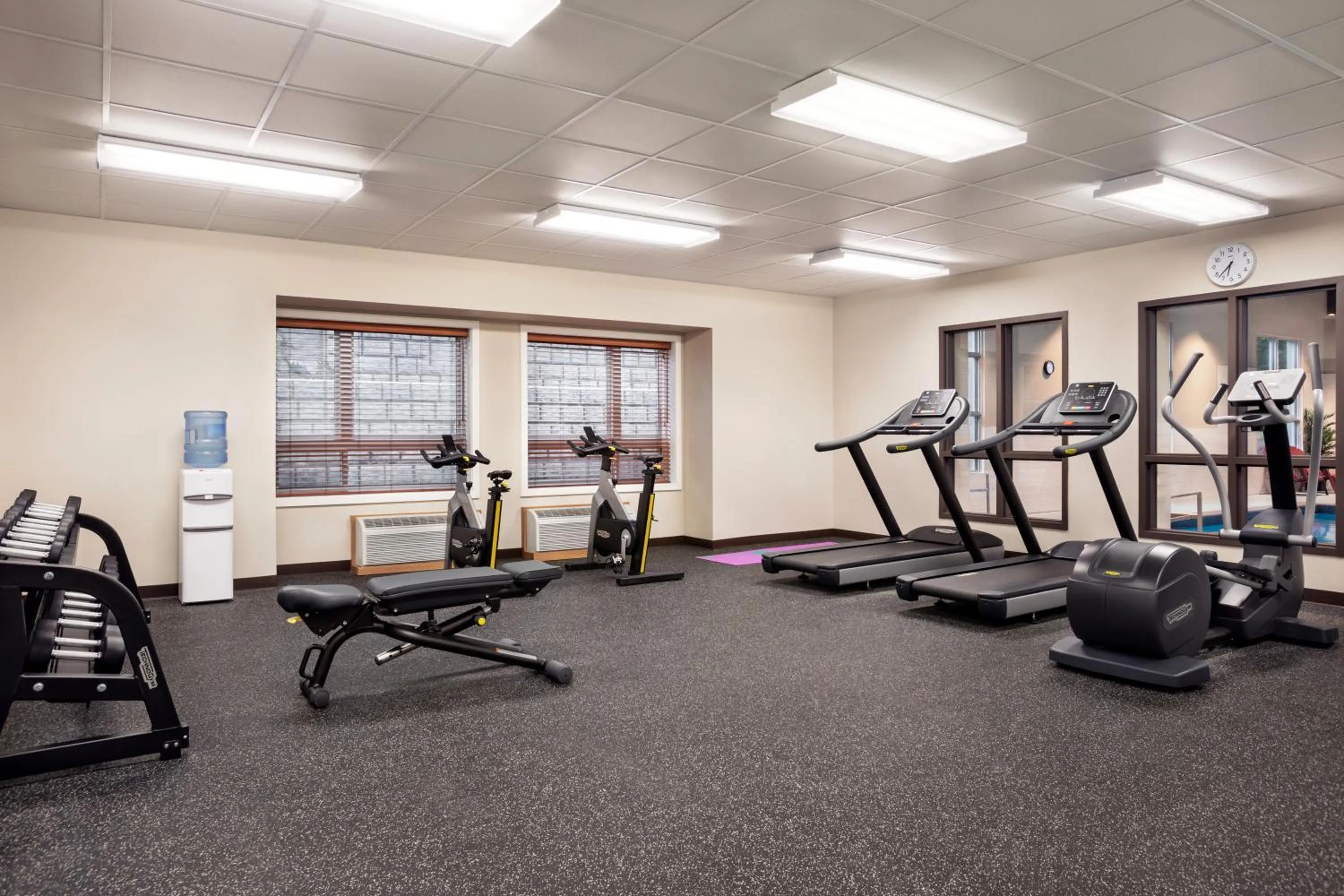 Fitness centre/facilities in Microtel Inn & Suites by Wyndham Val-d Or