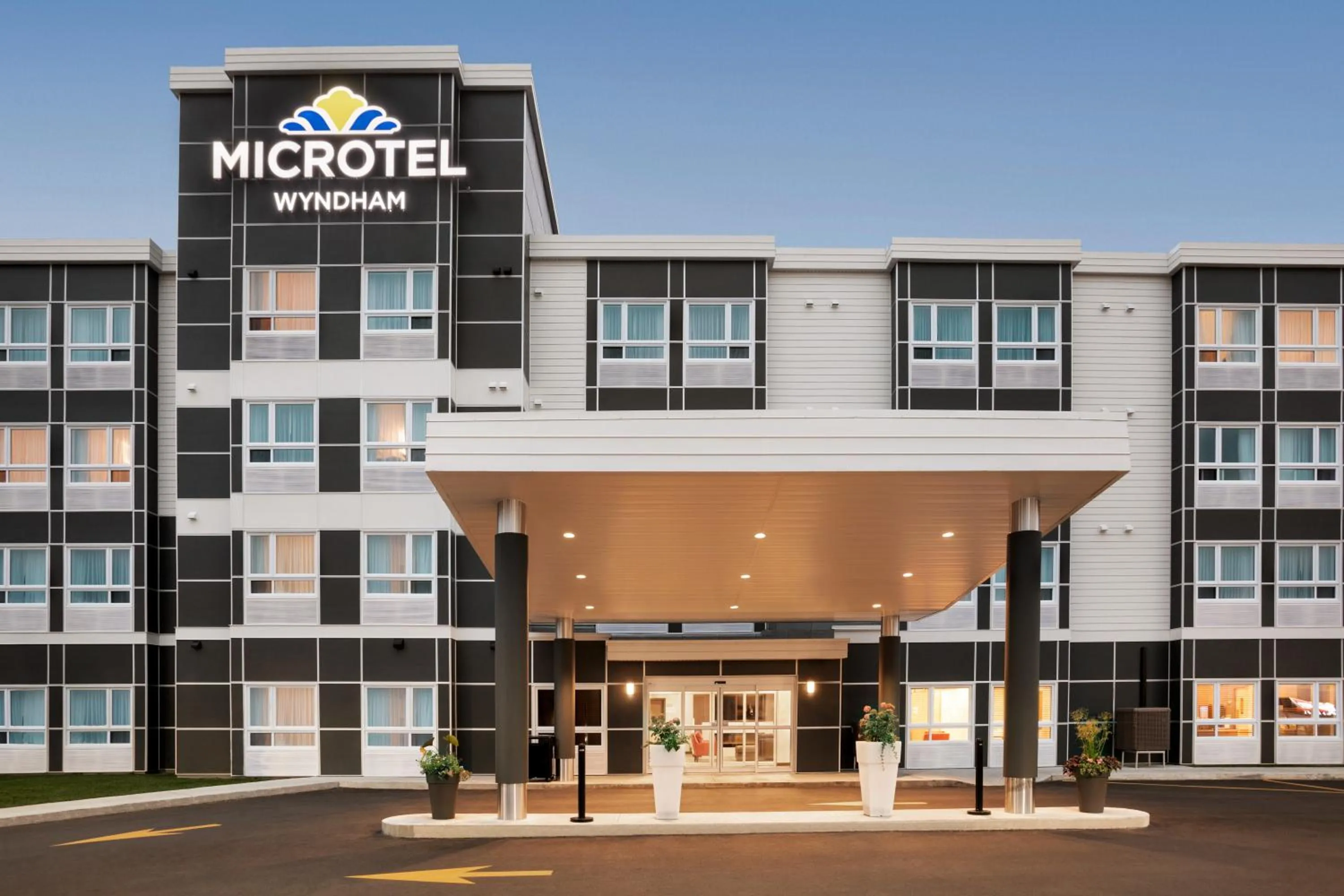 Facade/entrance in Microtel Inn & Suites by Wyndham Val-d Or