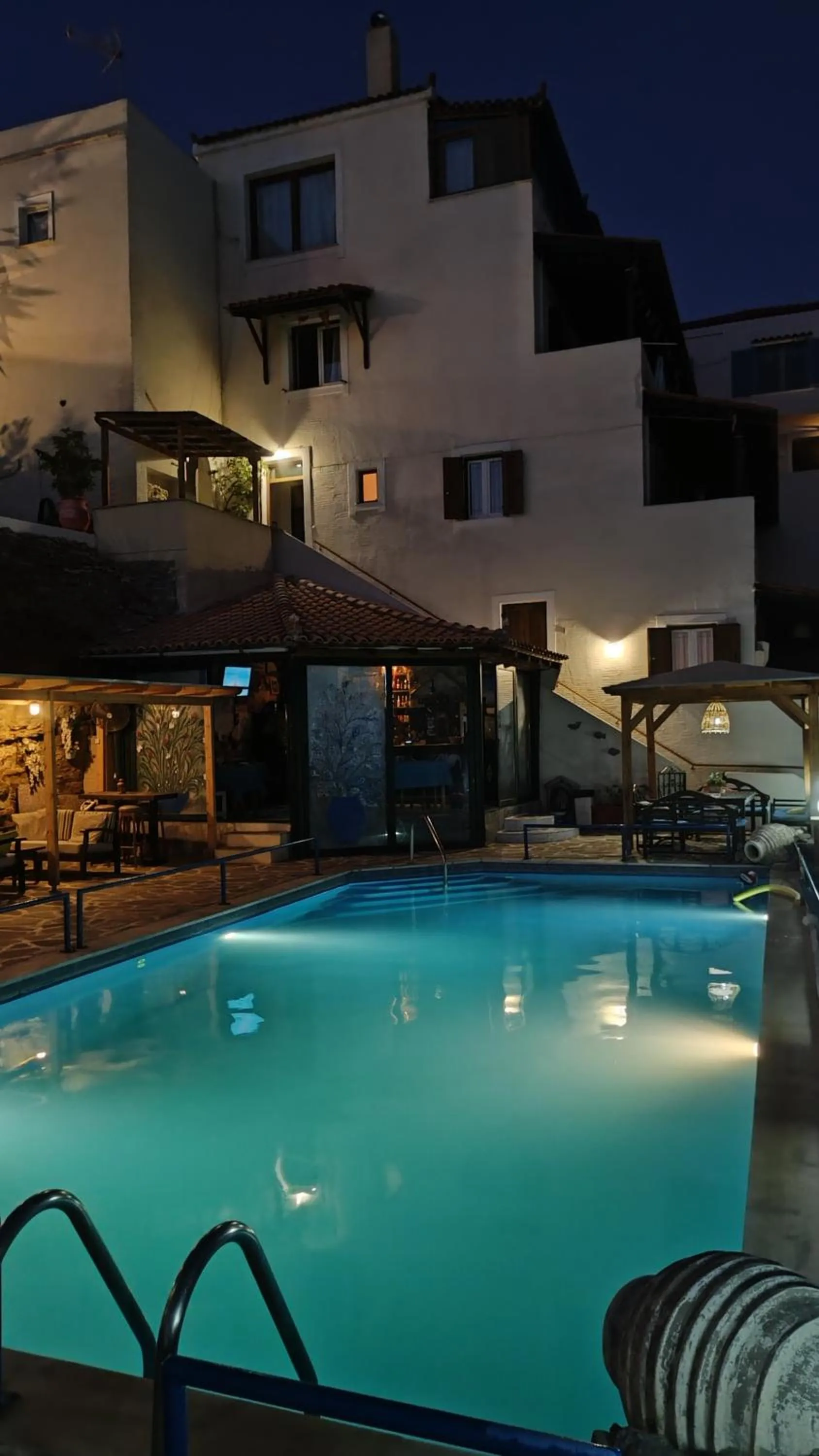 Property building in Villa Rena