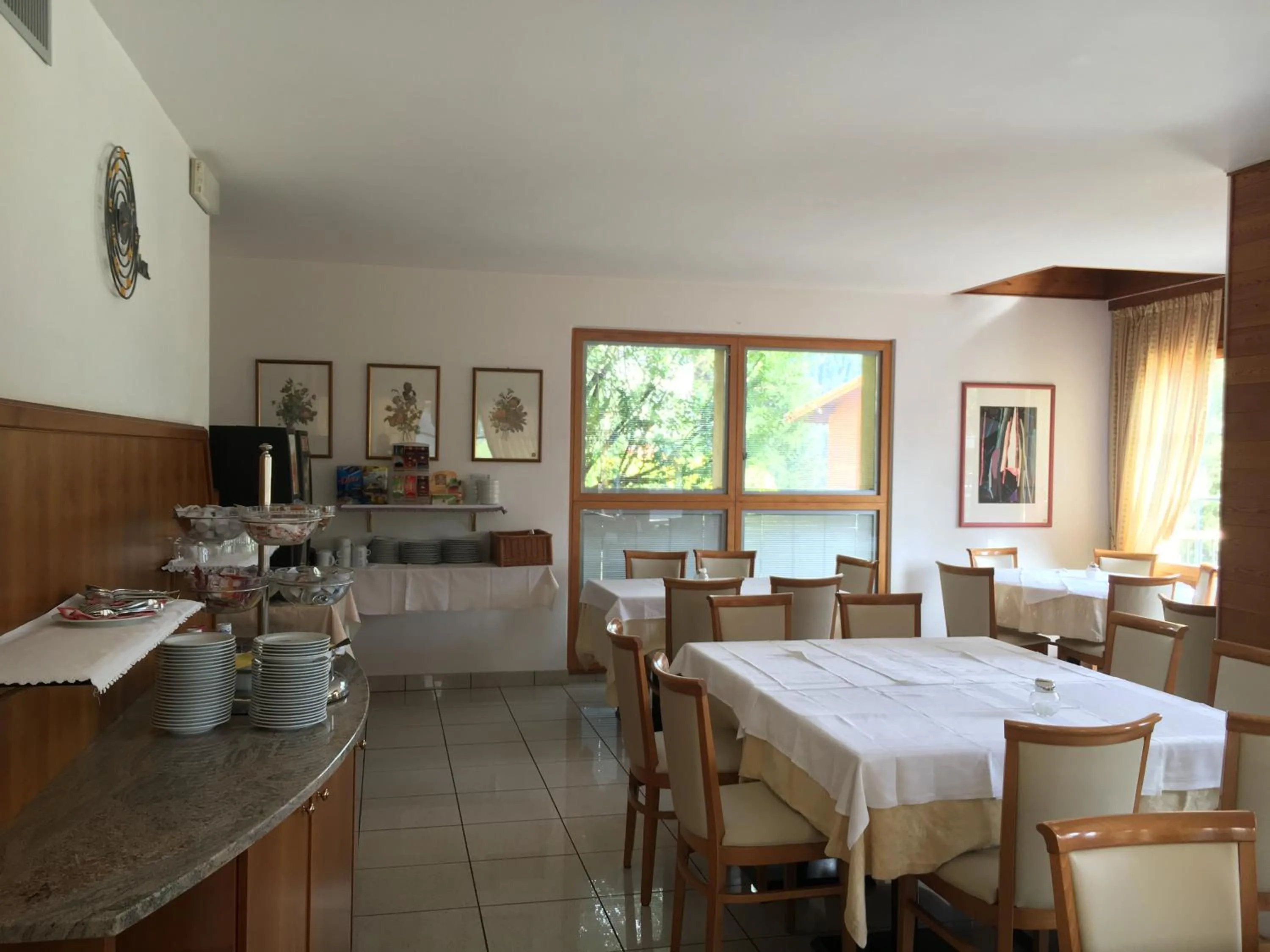 Lounge or bar in Garni Enrosadira