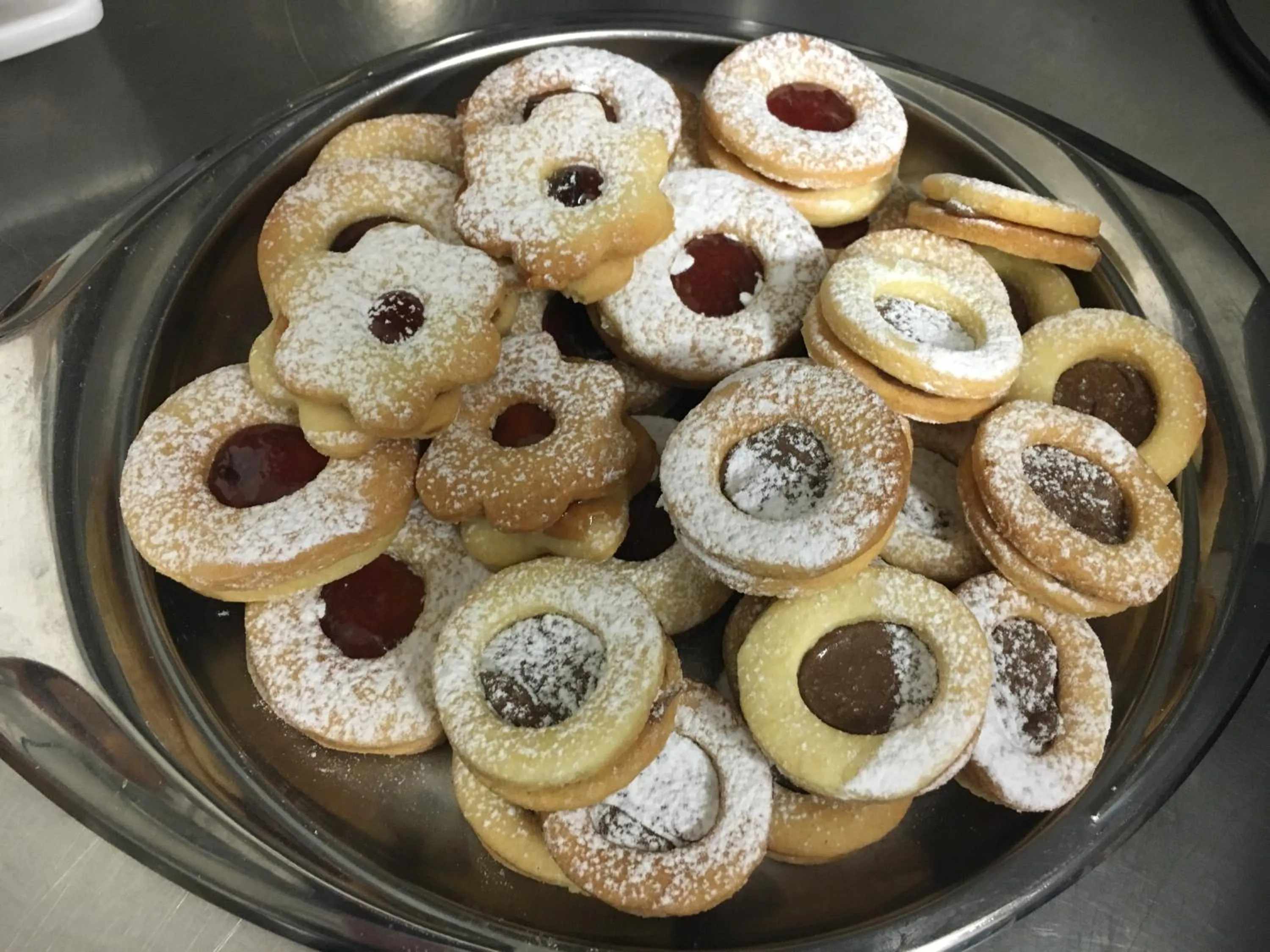 Buffet breakfast in Garni Enrosadira