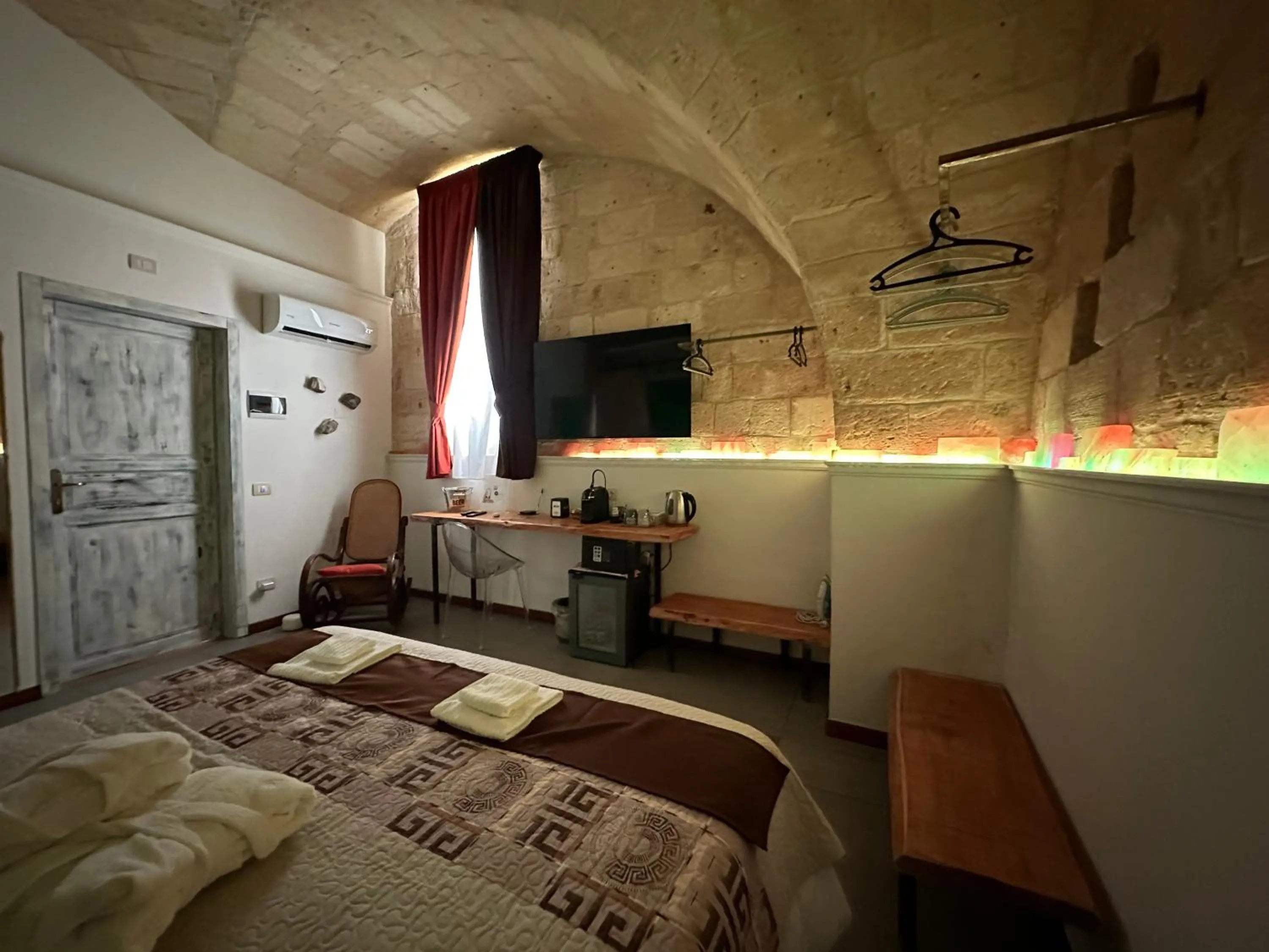 Photo of the whole room, Bed in The Bridge Suites