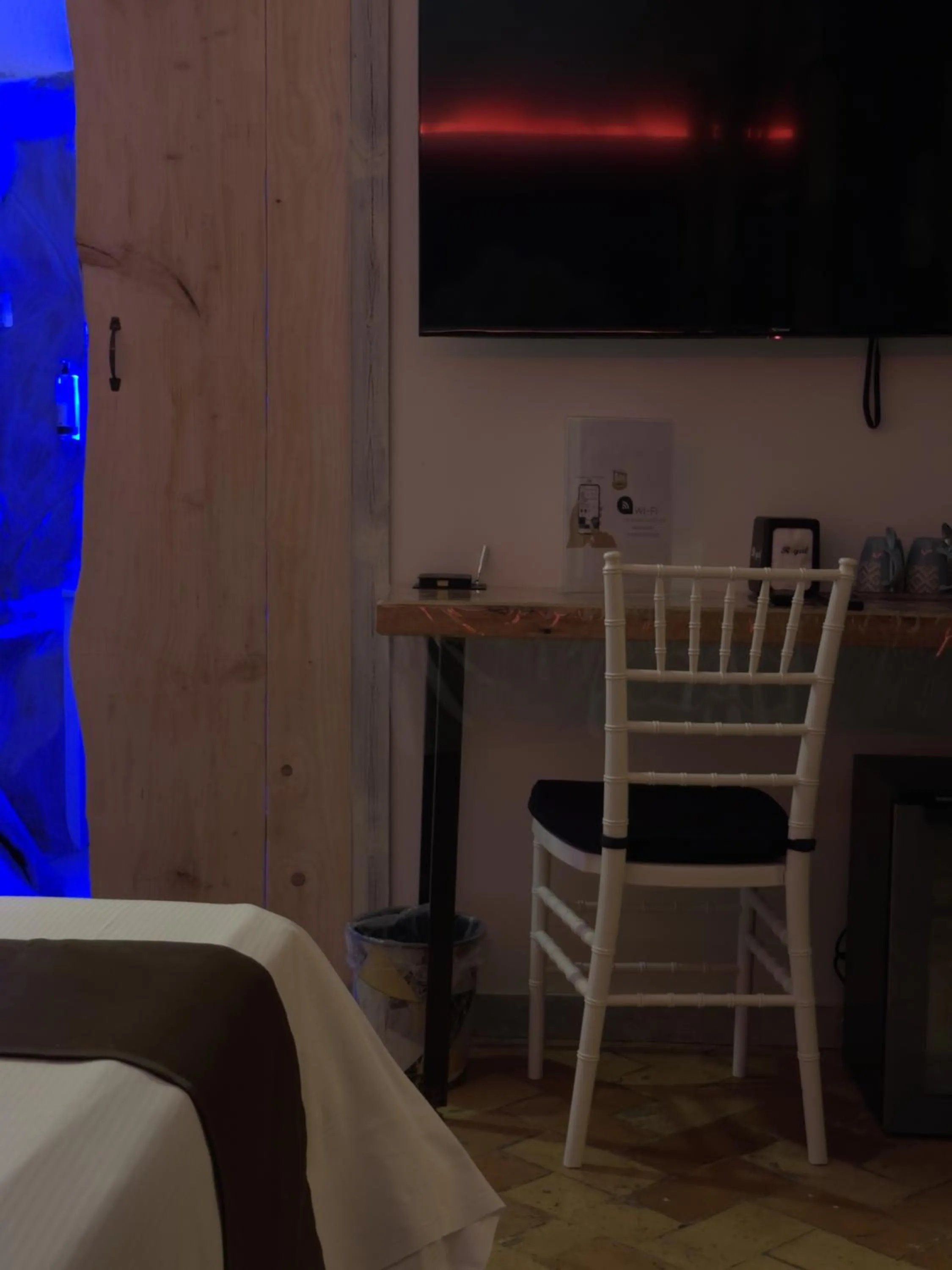 Decorative detail, Bed in The Bridge Suites