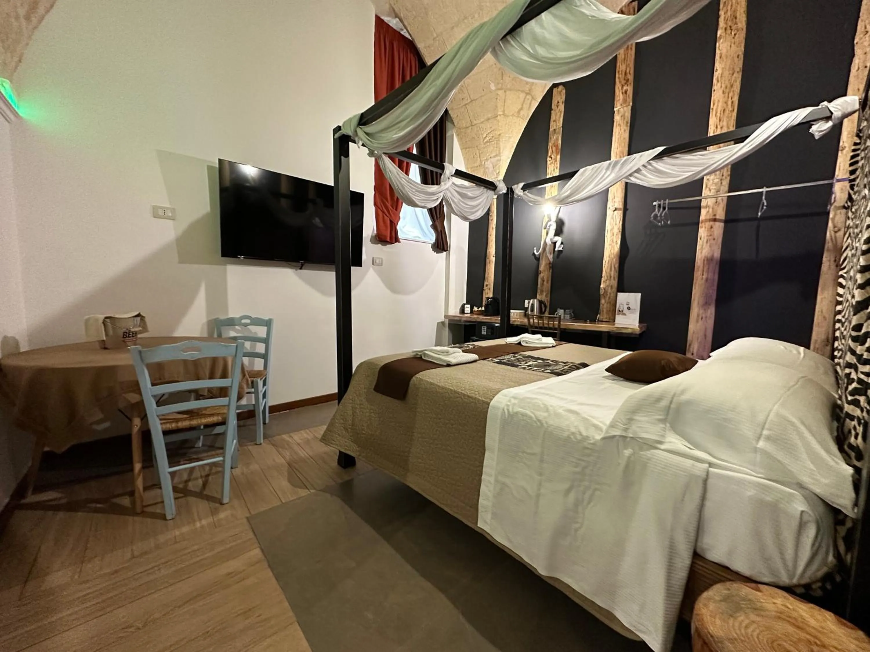 TV and multimedia, Bed in The Bridge Suites