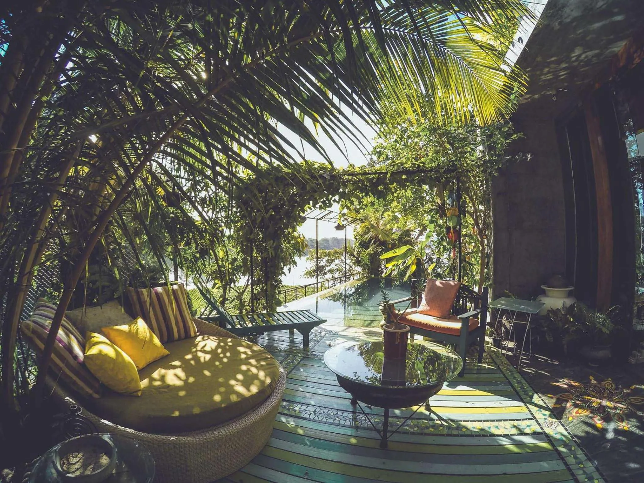 Swimming pool in Aathma Colombo House