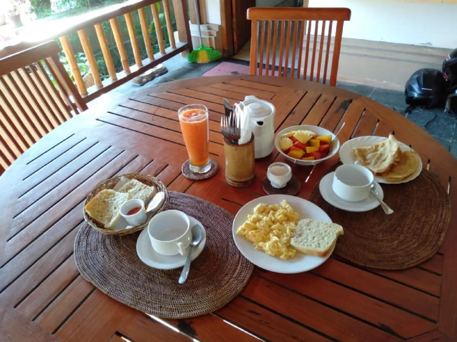 Continental breakfast in Le Jardin