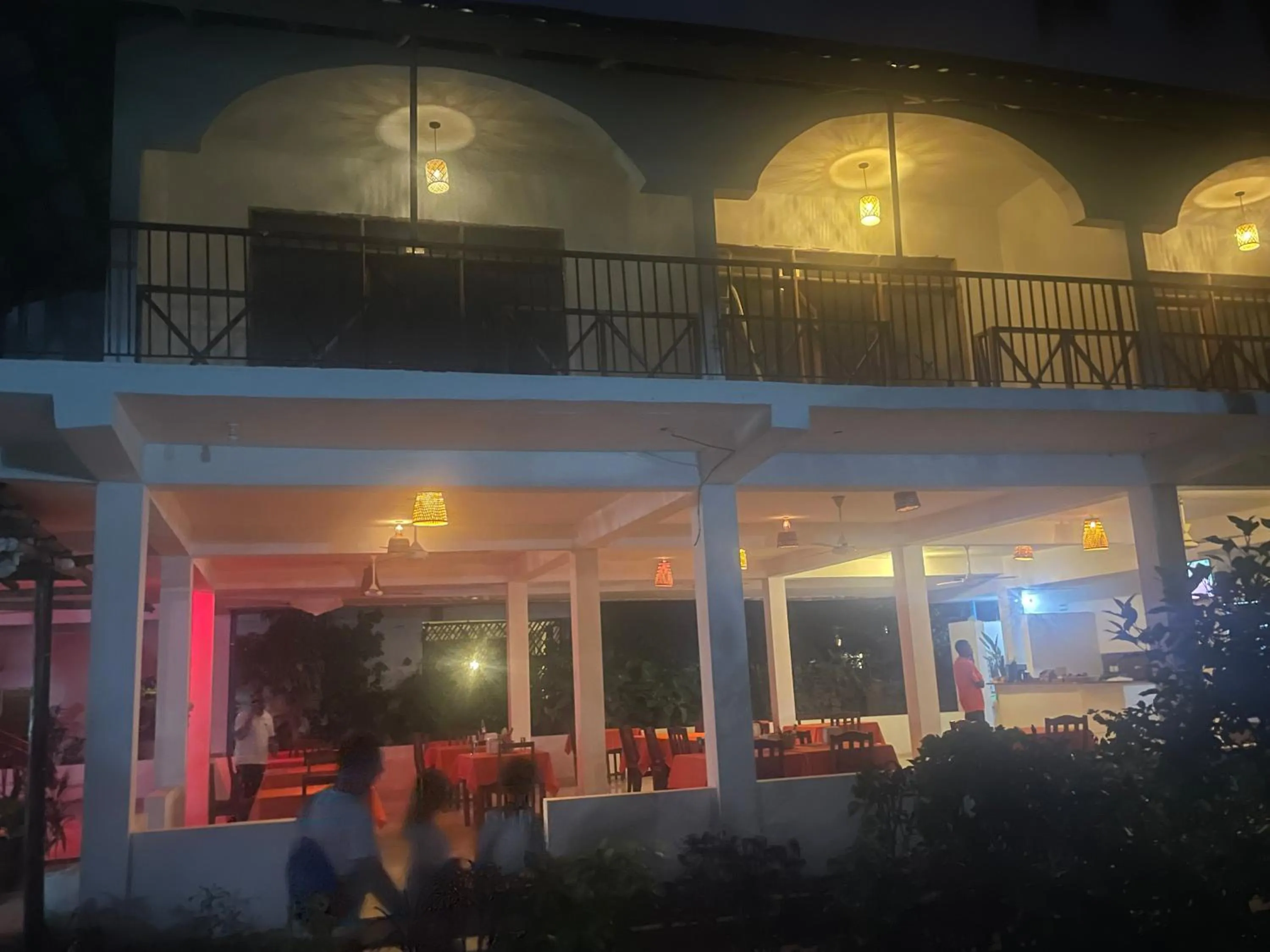 Night in Kivulini Lodge and Restaurant