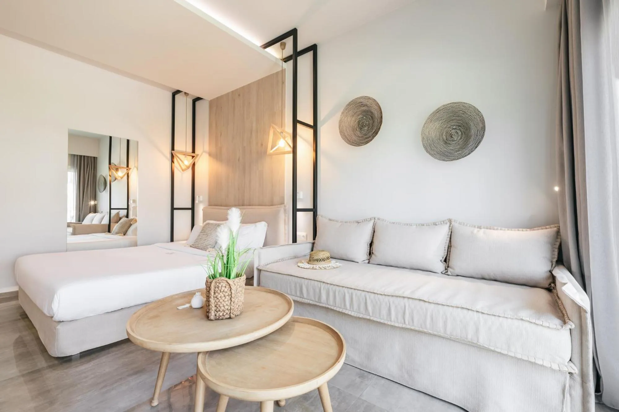 Living room, Bed in Minthi Boutique Apartments