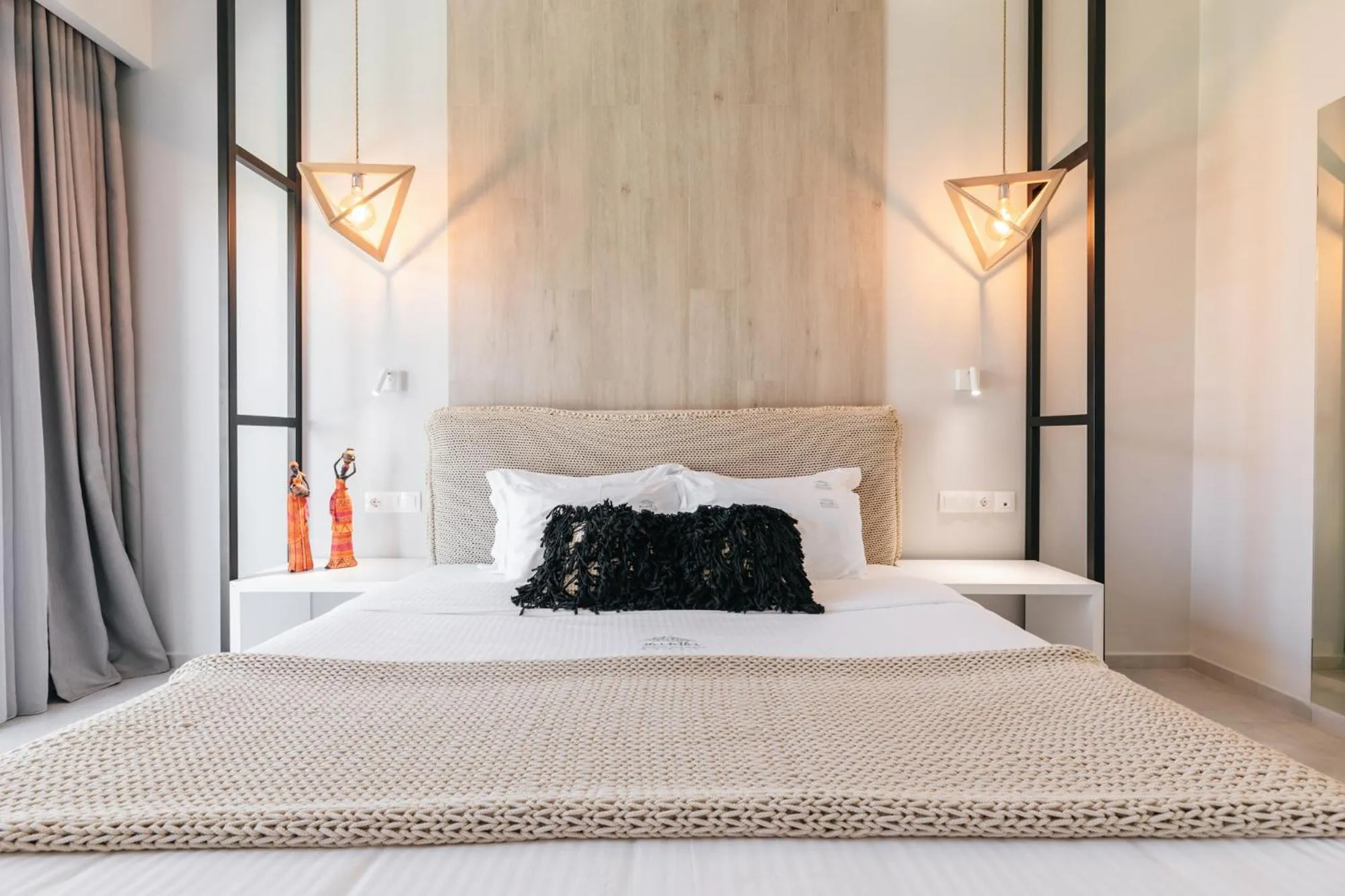 Bed in Minthi Boutique Apartments