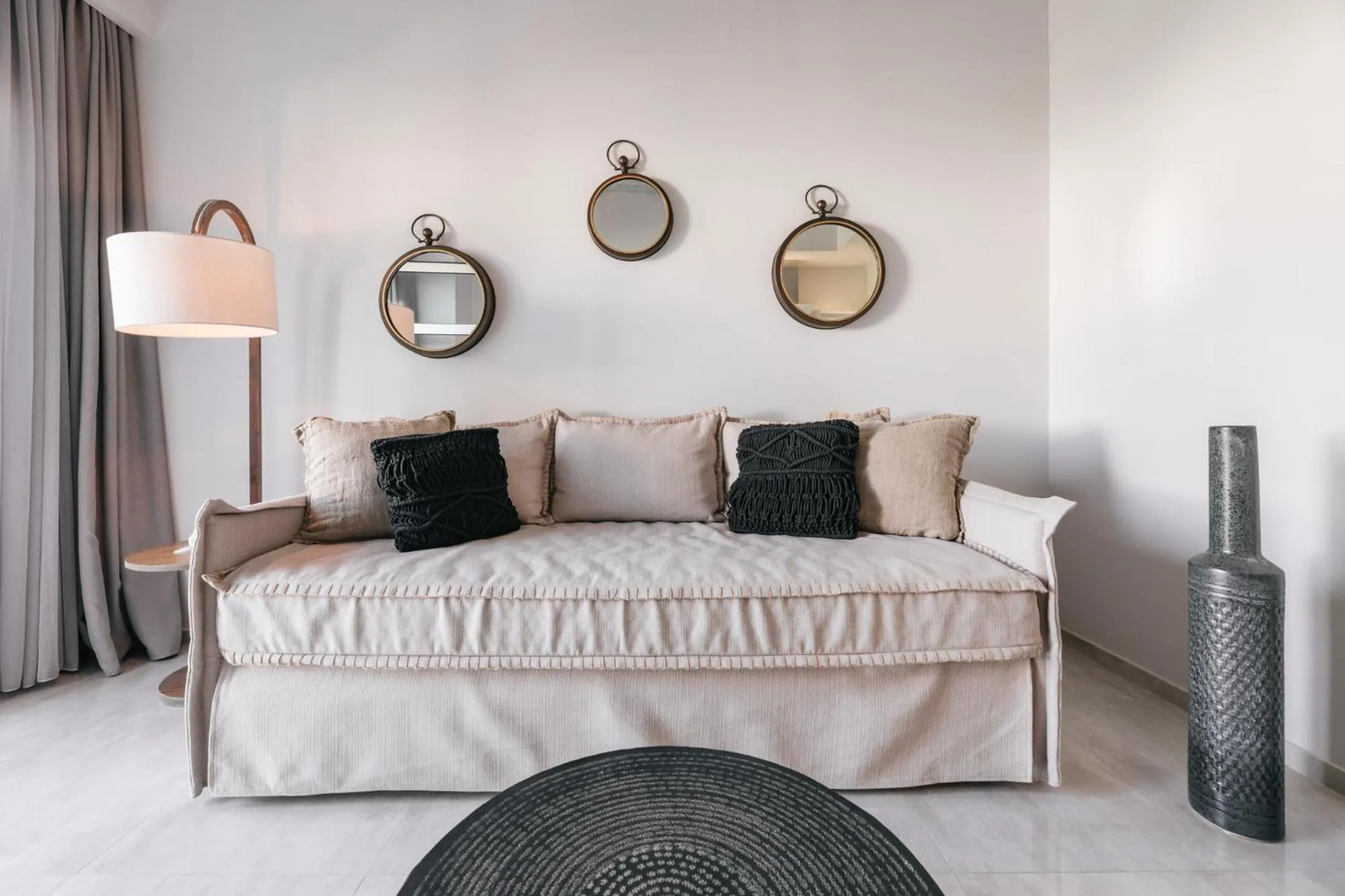 Living room, Bed in Minthi Boutique Apartments