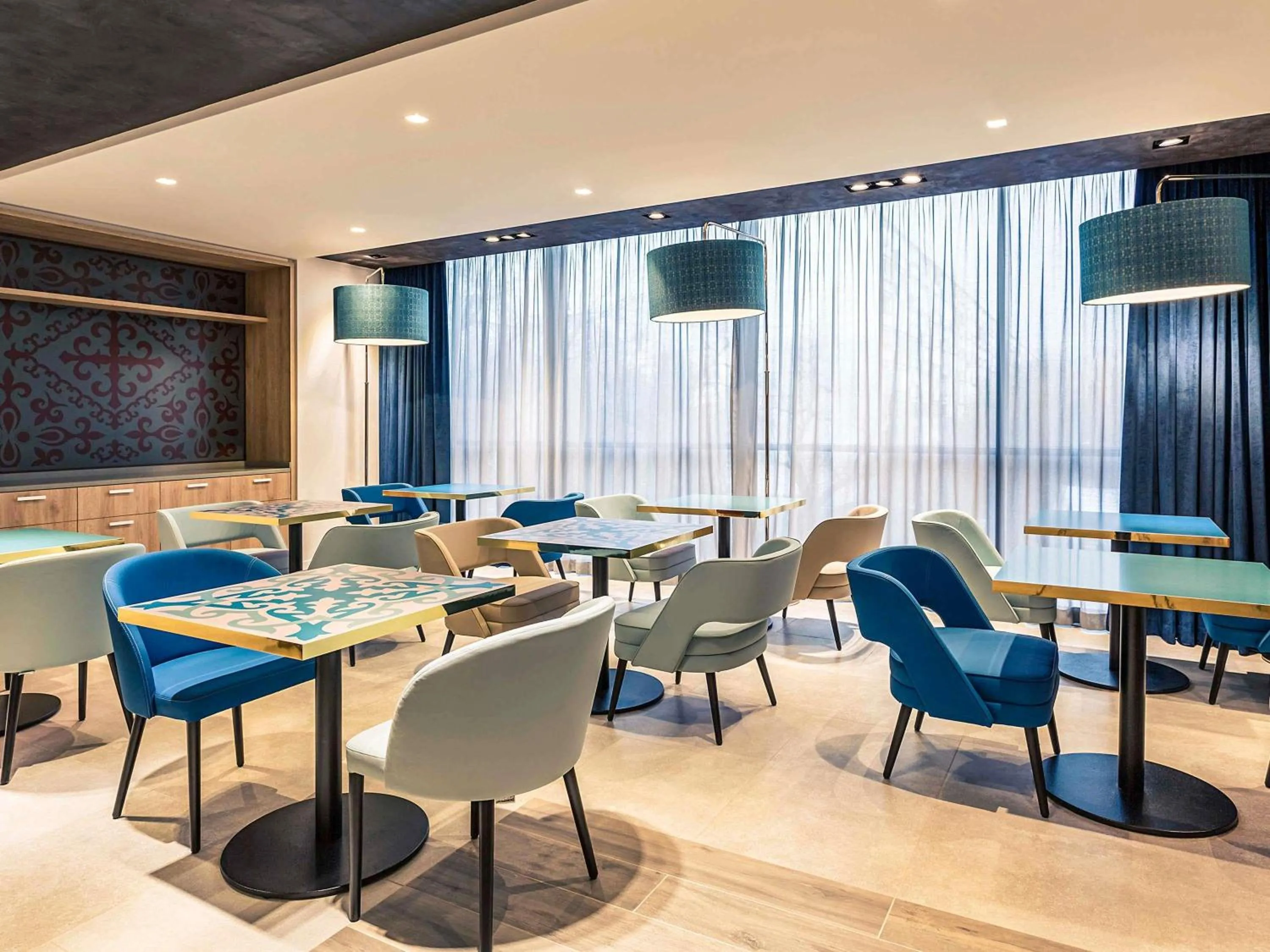 Restaurant/places to eat in Mercure Almaty City Center