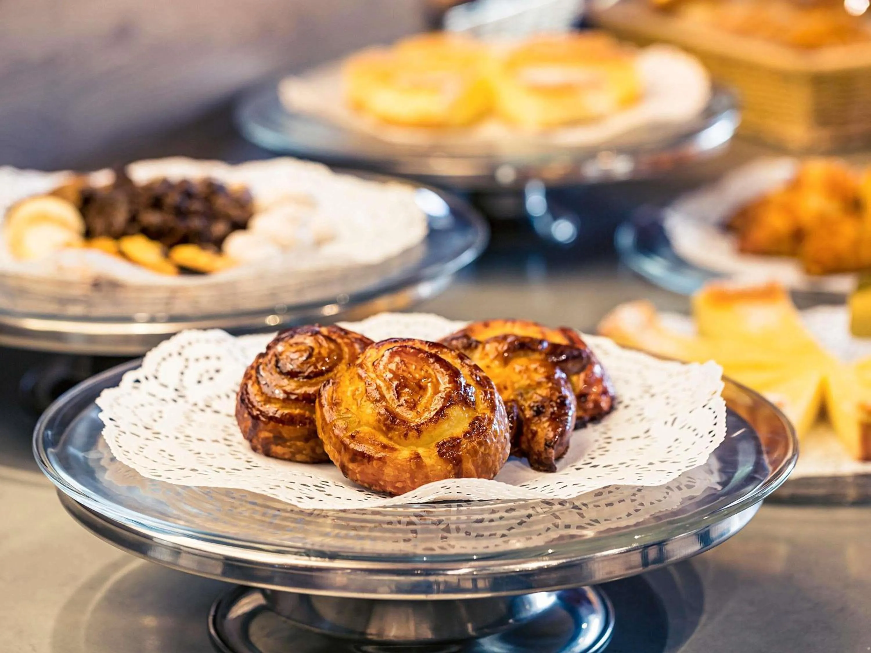 Restaurant/places to eat in Mercure Almaty City Center