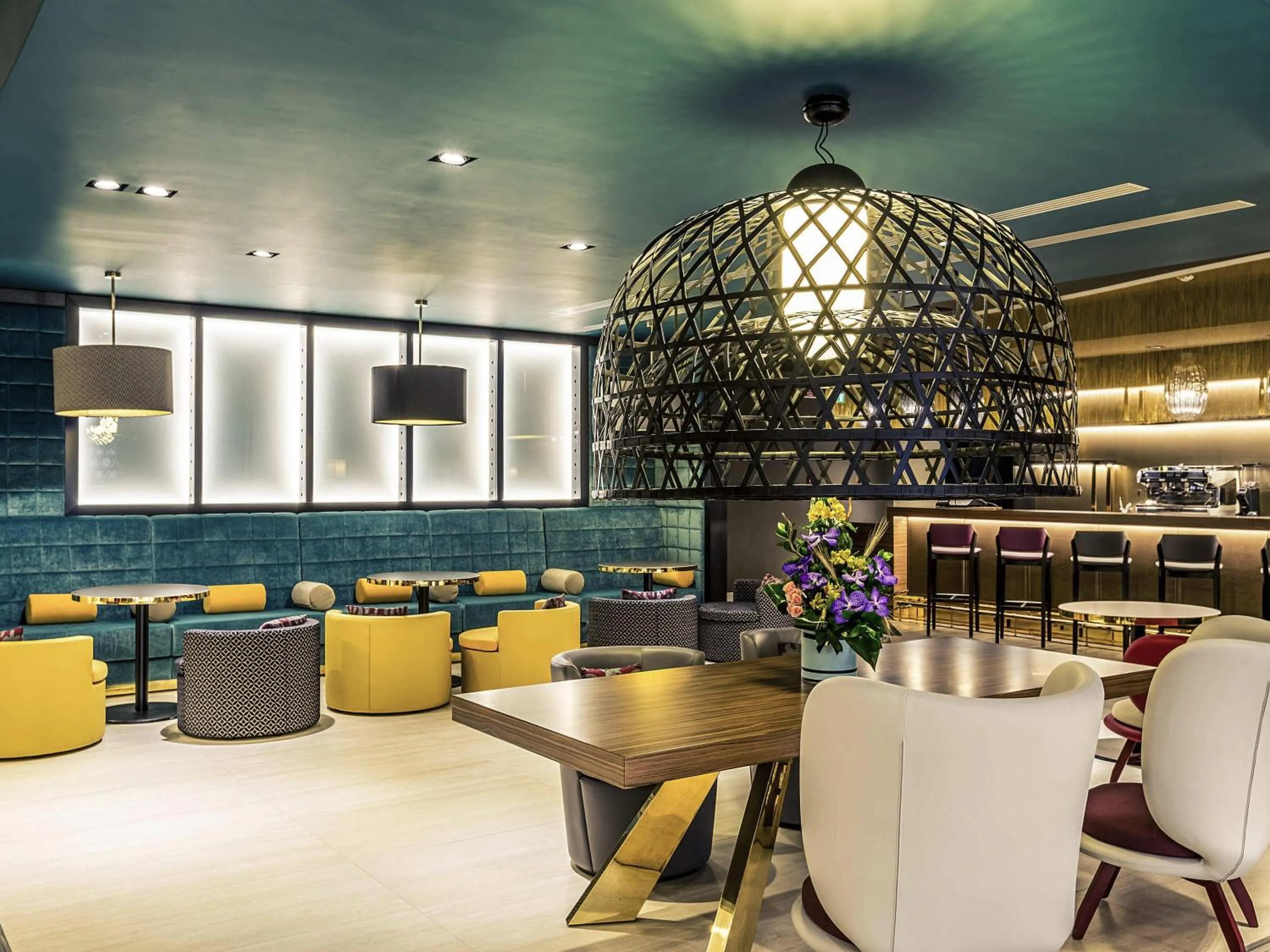 Lounge or bar in Mercure Almaty City Center