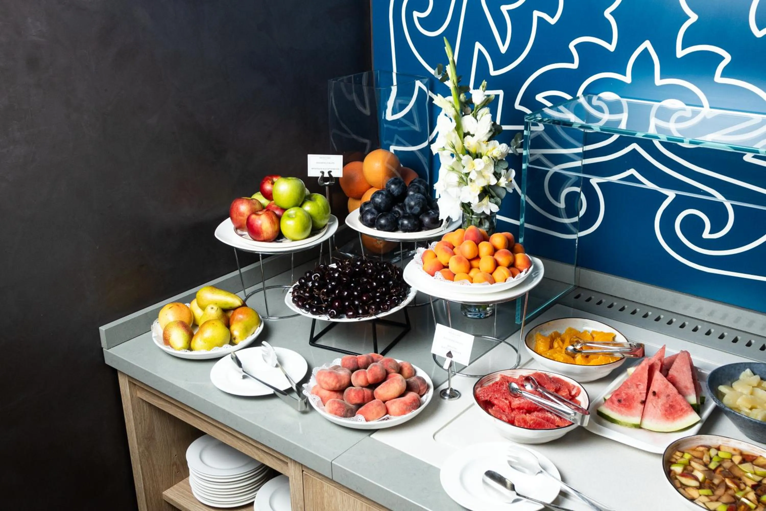 Restaurant/places to eat in Mercure Almaty City Center