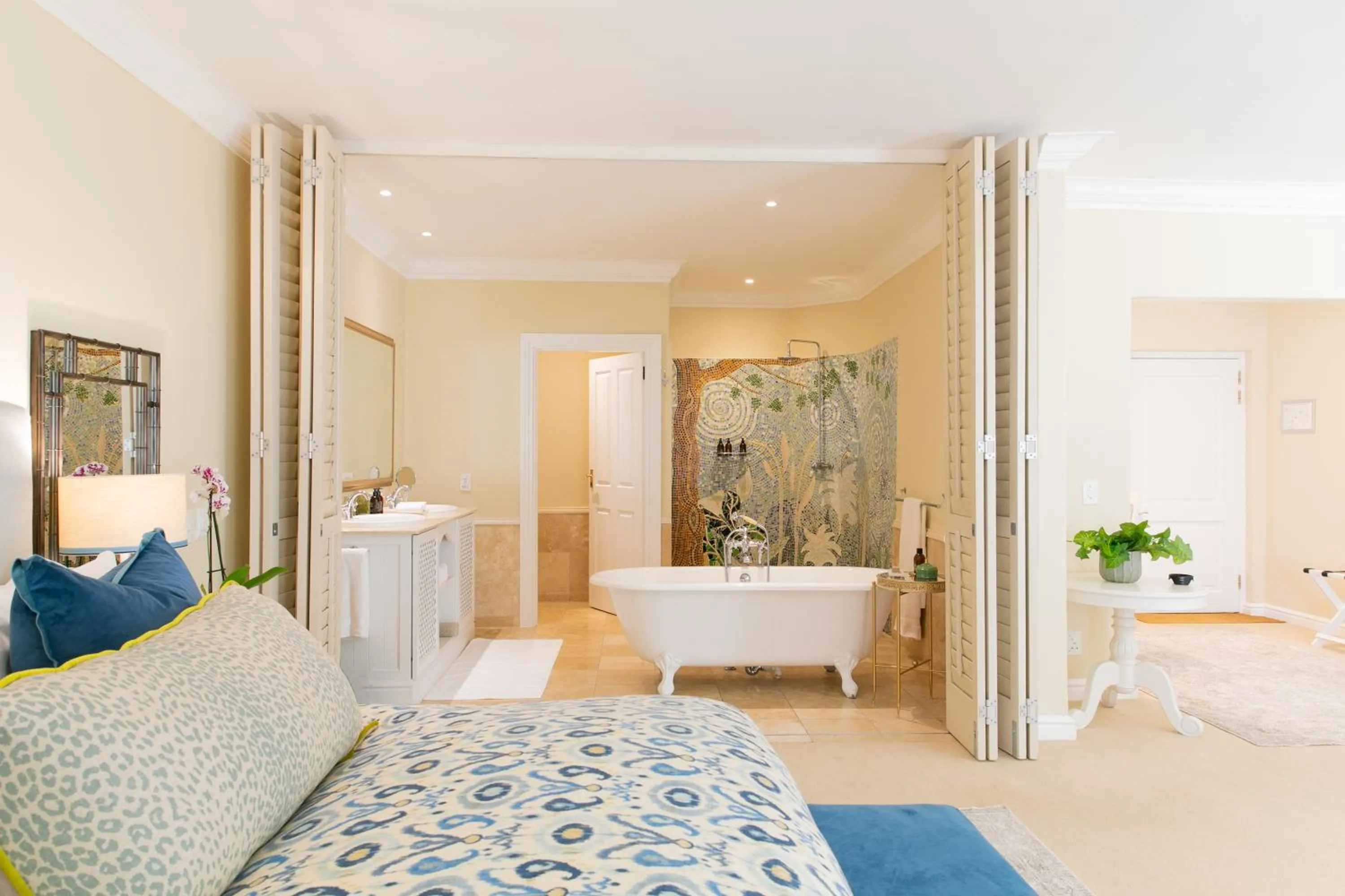 Bathroom, Bed in Last Word Constantia