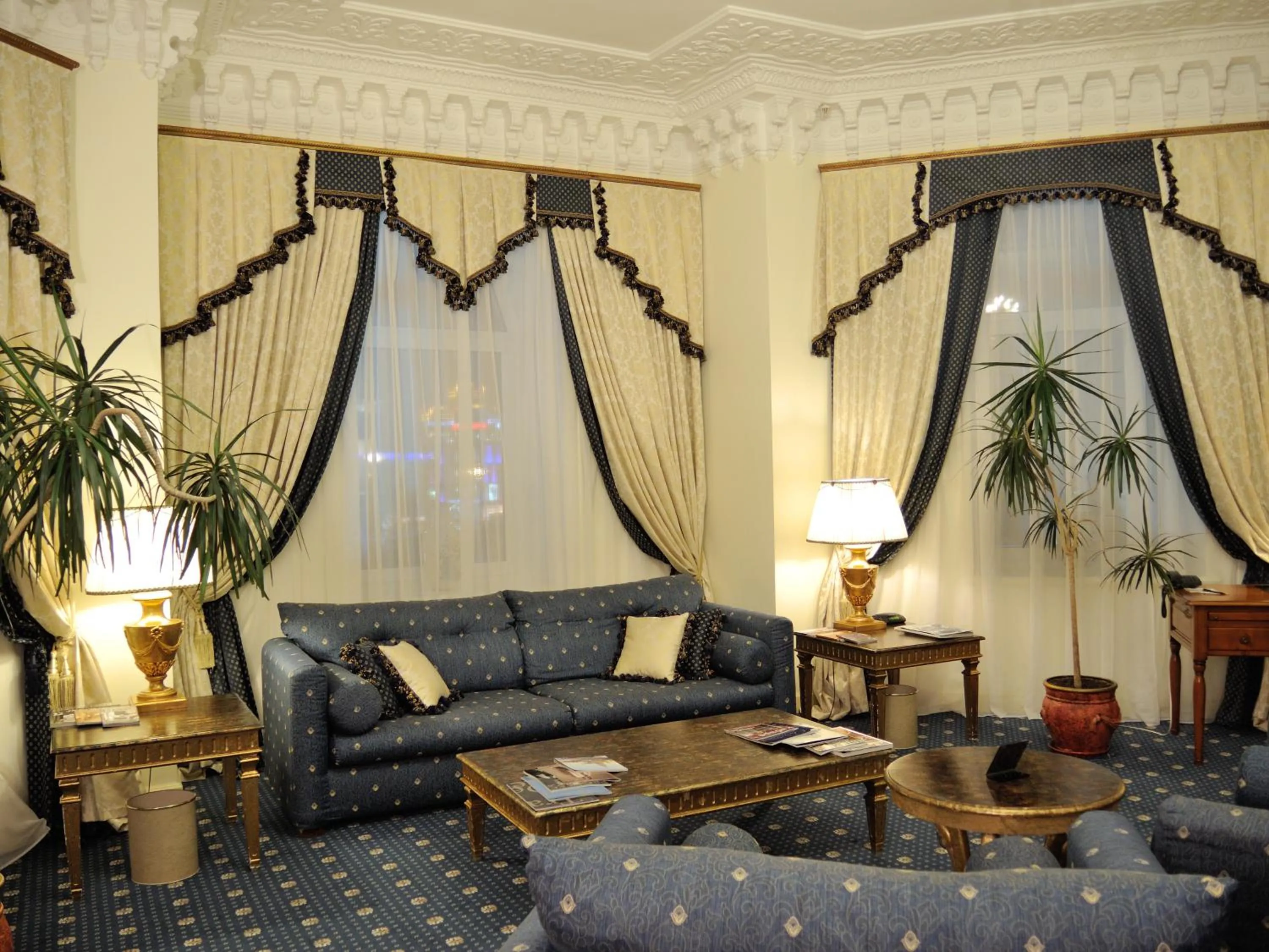 Seating area in Grand Hotel Ukraine