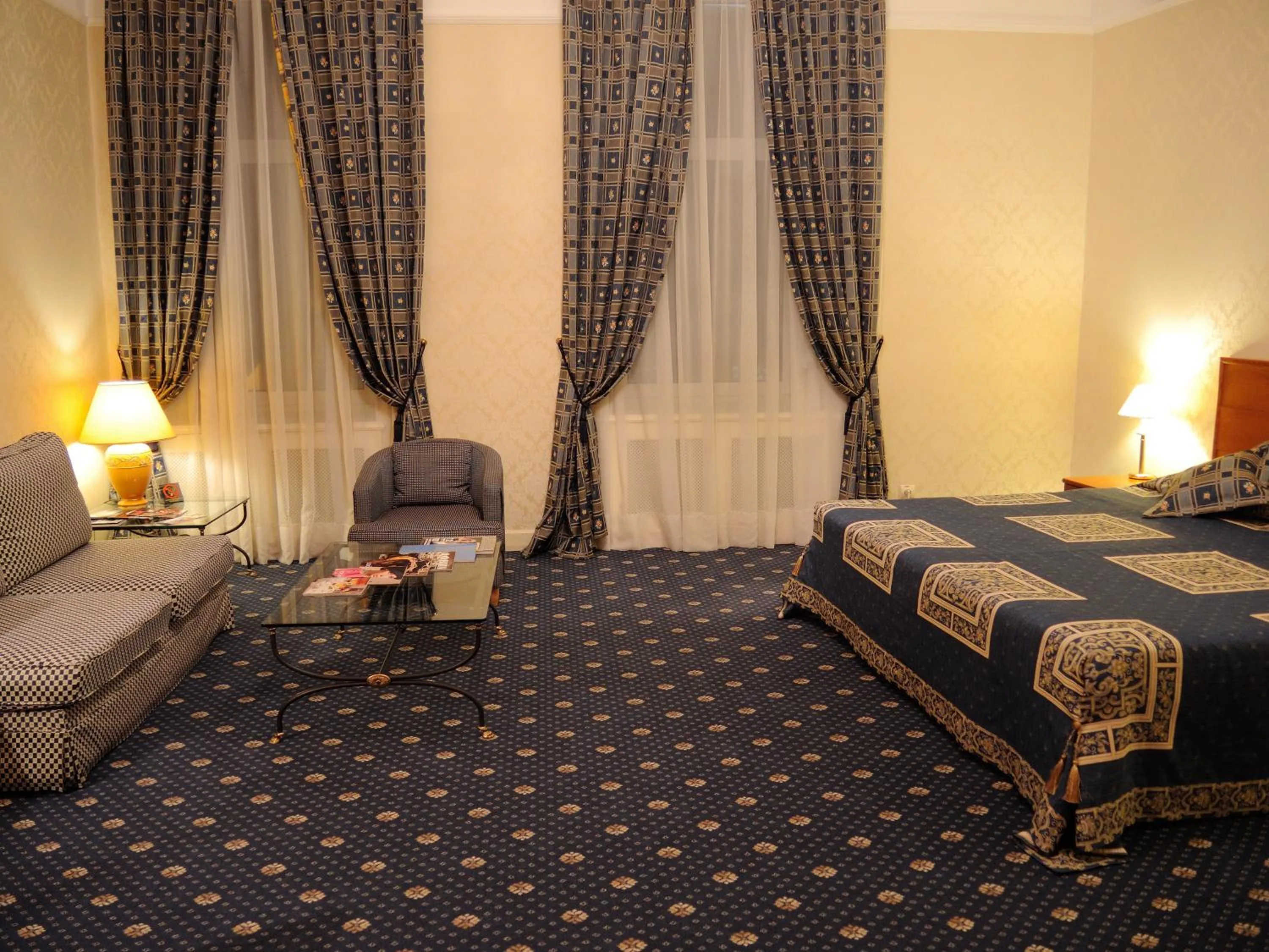 Photo of the whole room, Bed in Grand Hotel Ukraine