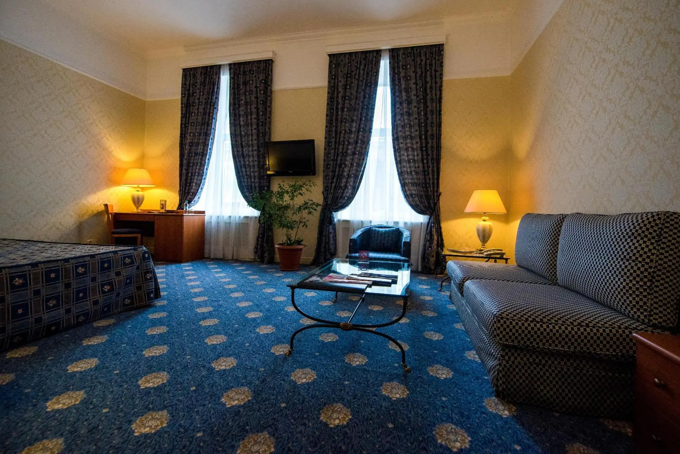 Junior Suite - single occupancy in Grand Hotel Ukraine Junior Suite - single occupancy in Grand Hotel Ukraine