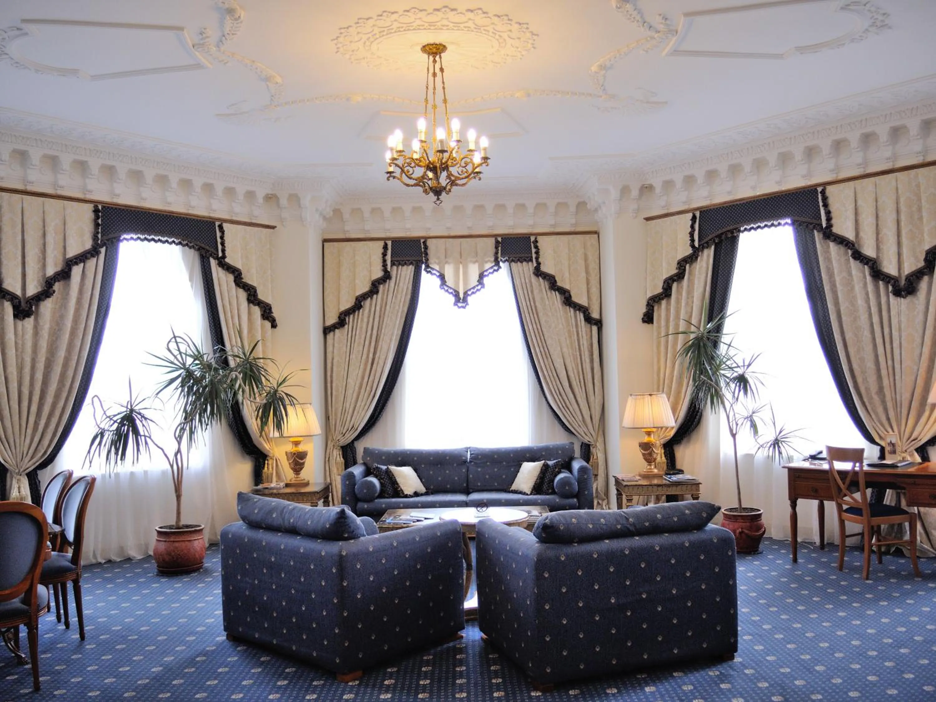 Seating area in Grand Hotel Ukraine