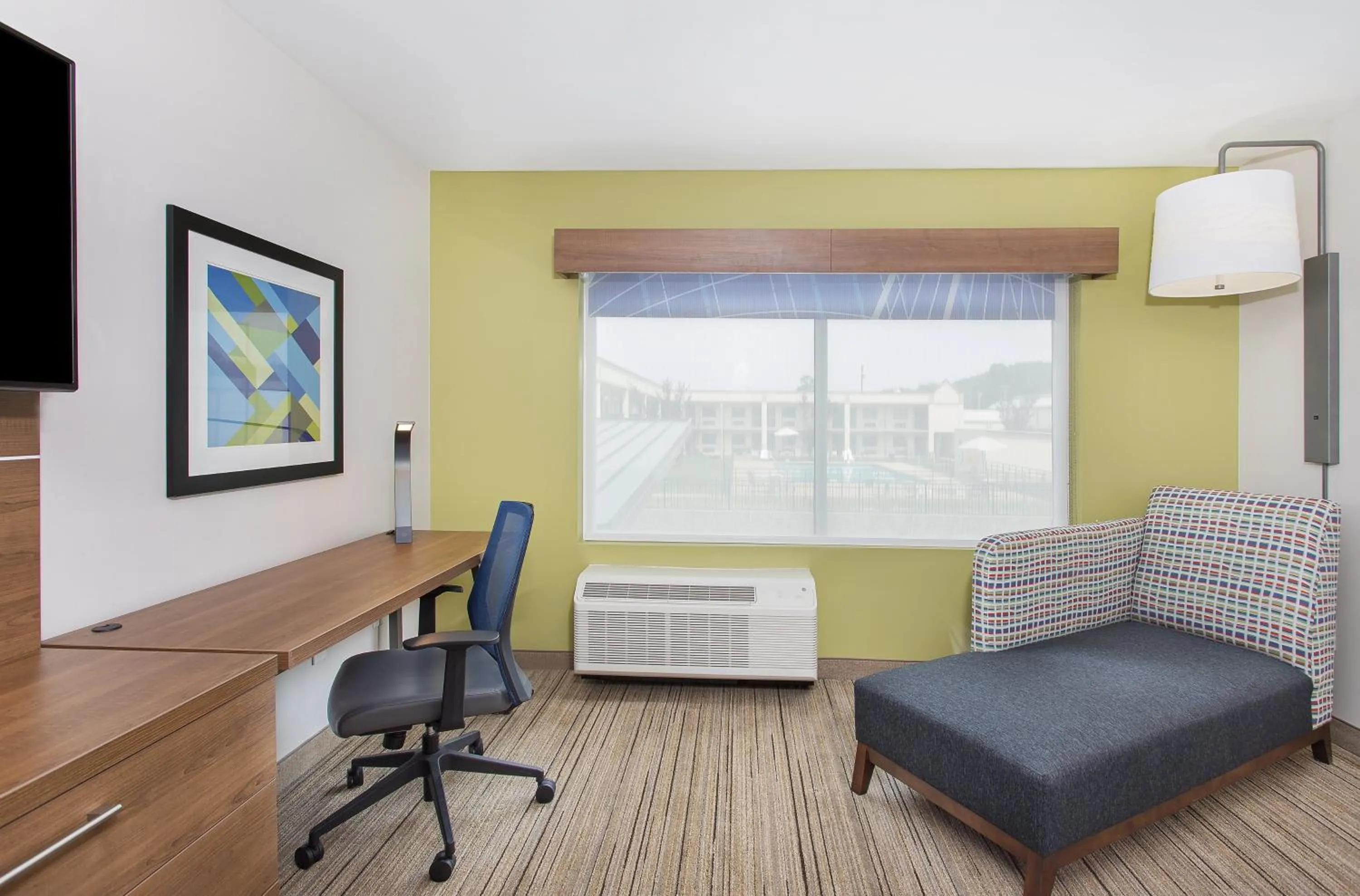 Photo of the whole room in Holiday Inn Express Williamsburg by IHG