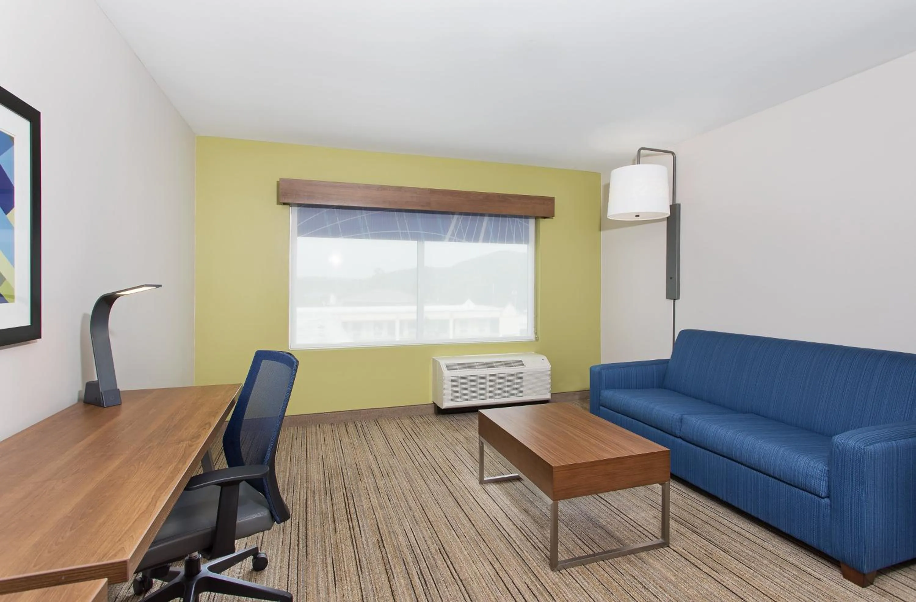 Photo of the whole room in Holiday Inn Express Williamsburg by IHG
