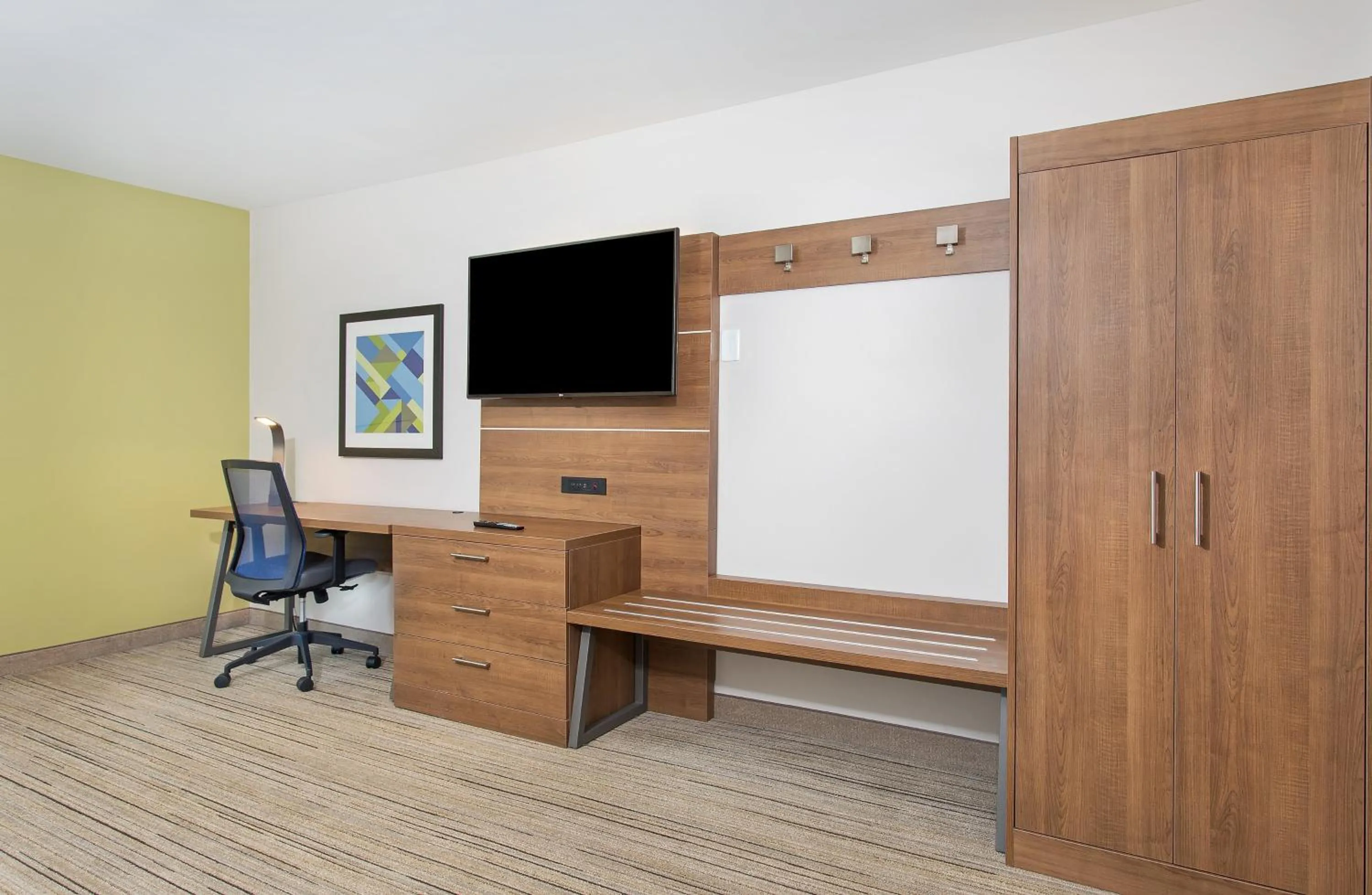 Photo of the whole room in Holiday Inn Express Williamsburg by IHG