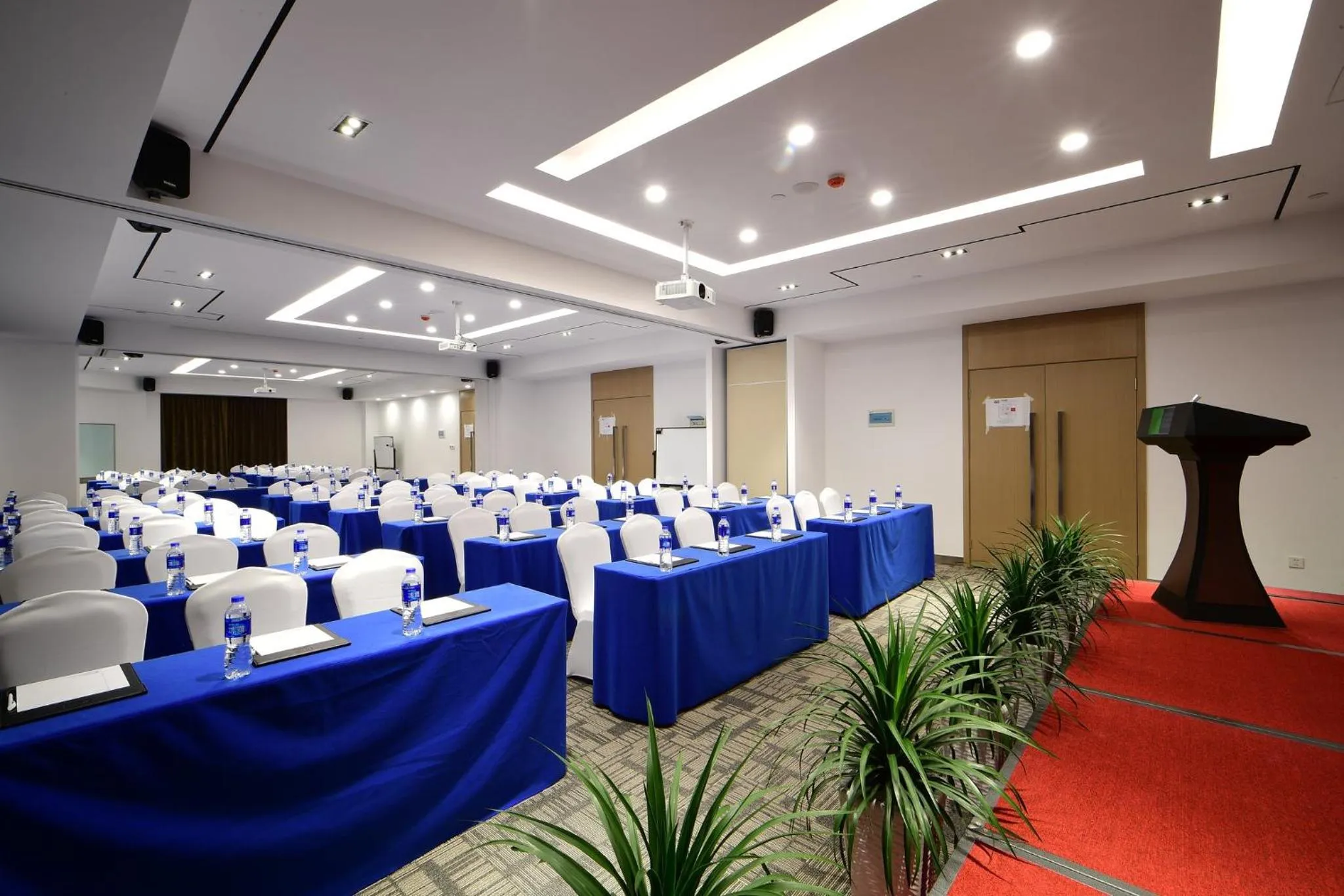 Meeting/conference room in Holiday Inn Express - Liuyang Development Zone by IHG Changsha Huanghua Airport