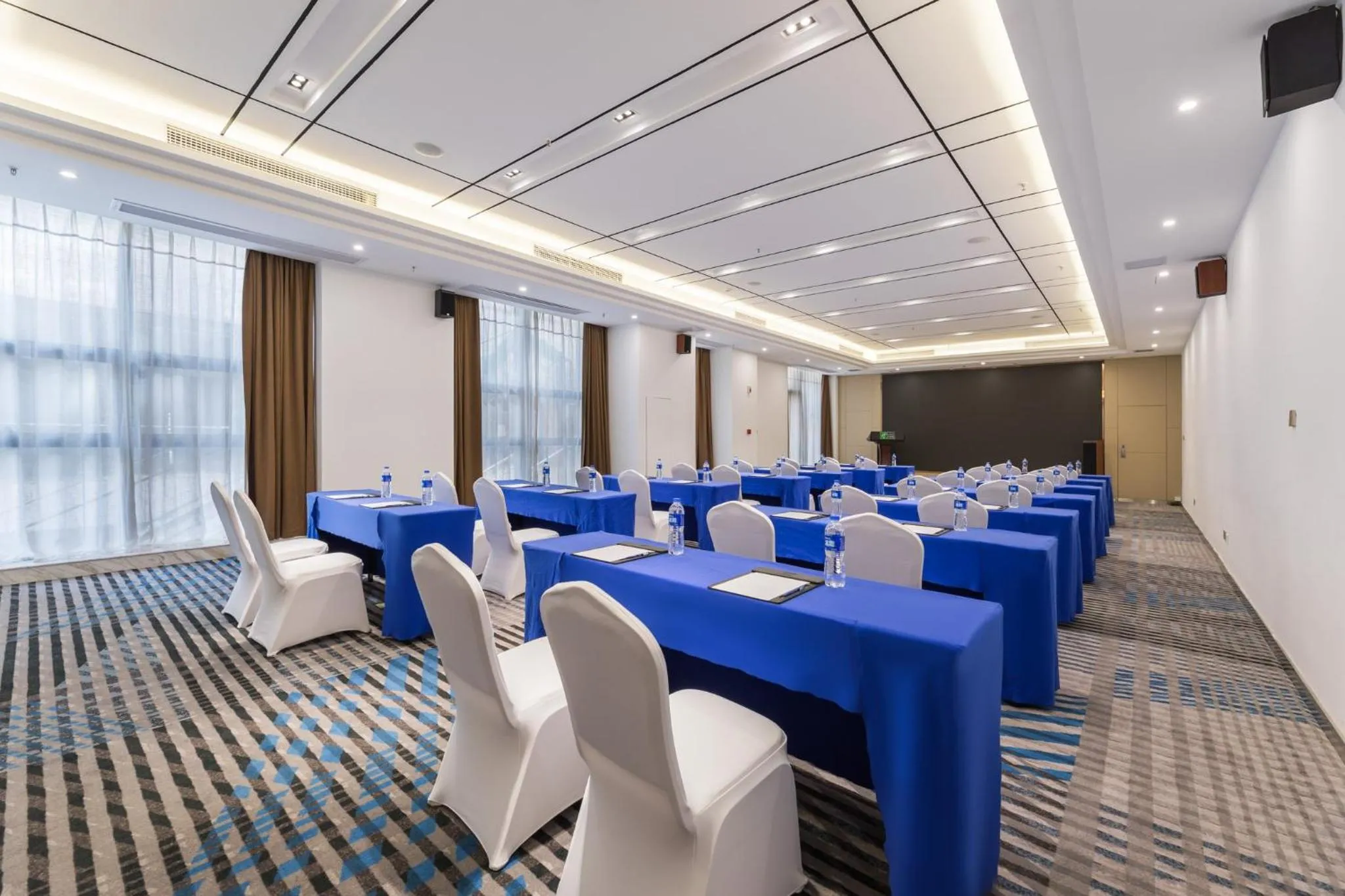 Meeting/conference room in Holiday Inn Express - Liuyang Development Zone by IHG Changsha Huanghua Airport