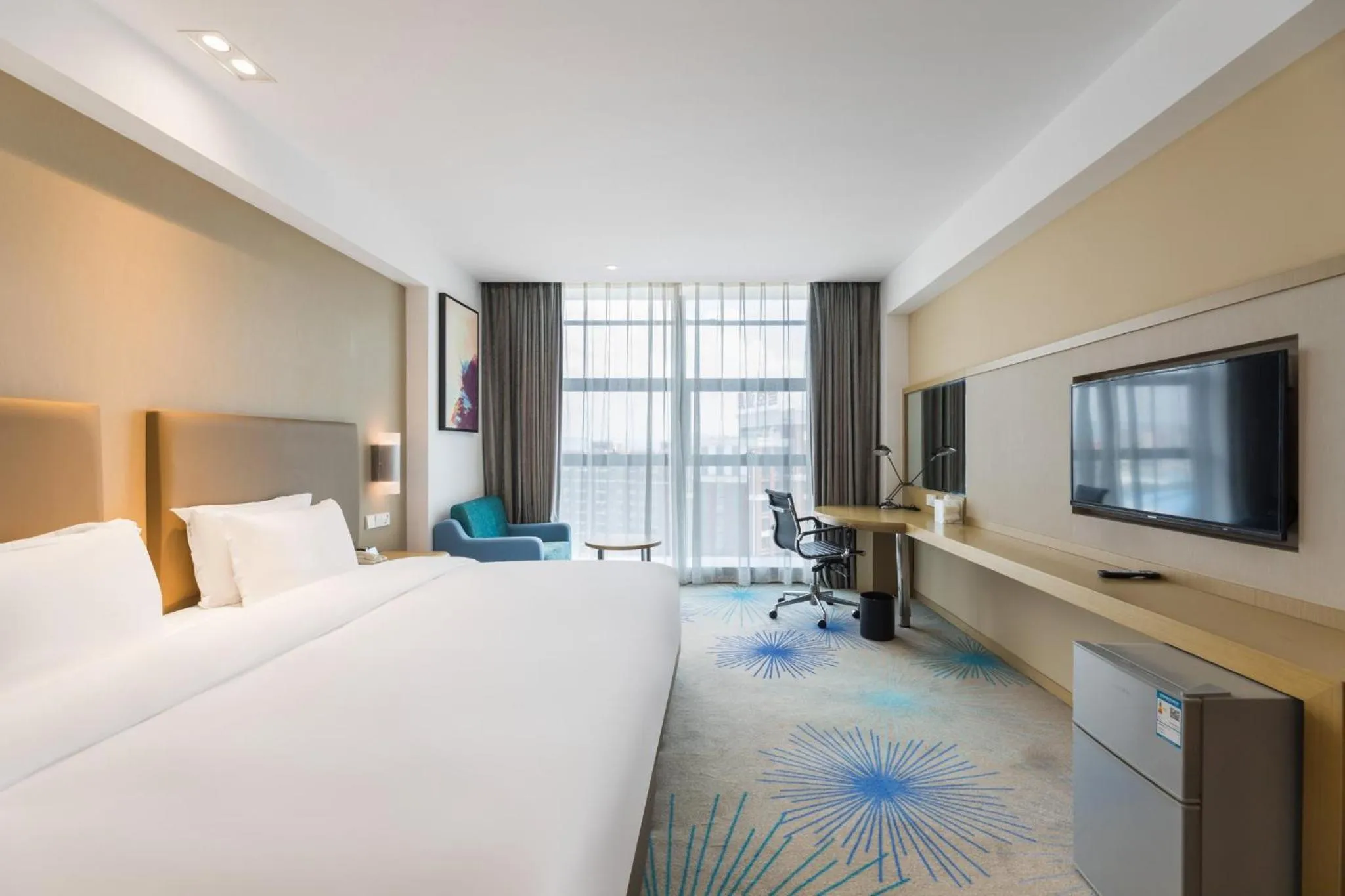 Photo of the whole room, Bed in Holiday Inn Express - Liuyang Development Zone by IHG Changsha Huanghua Airport