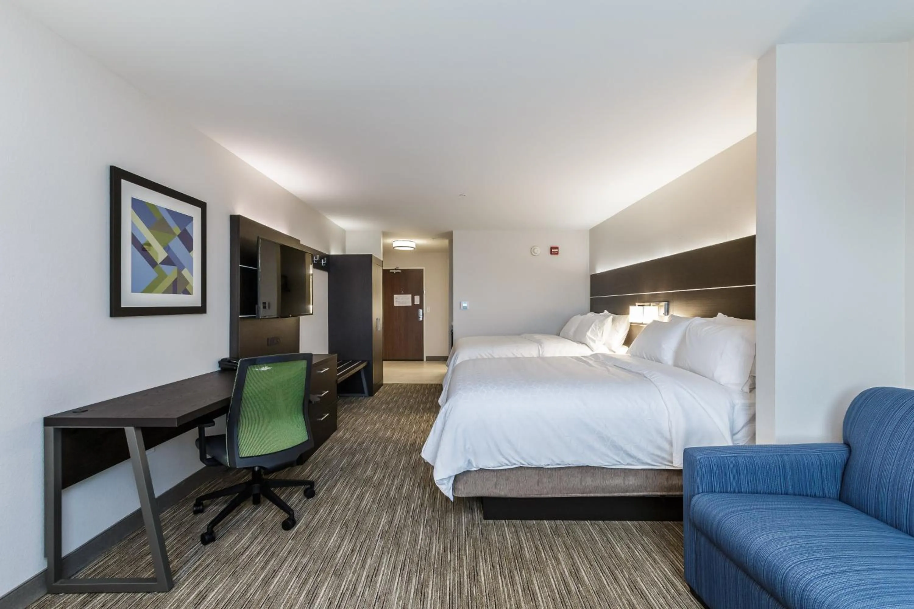 Photo of the whole room, Bed in Holiday Inn Express & Suites- South Bend Casino by IHG
