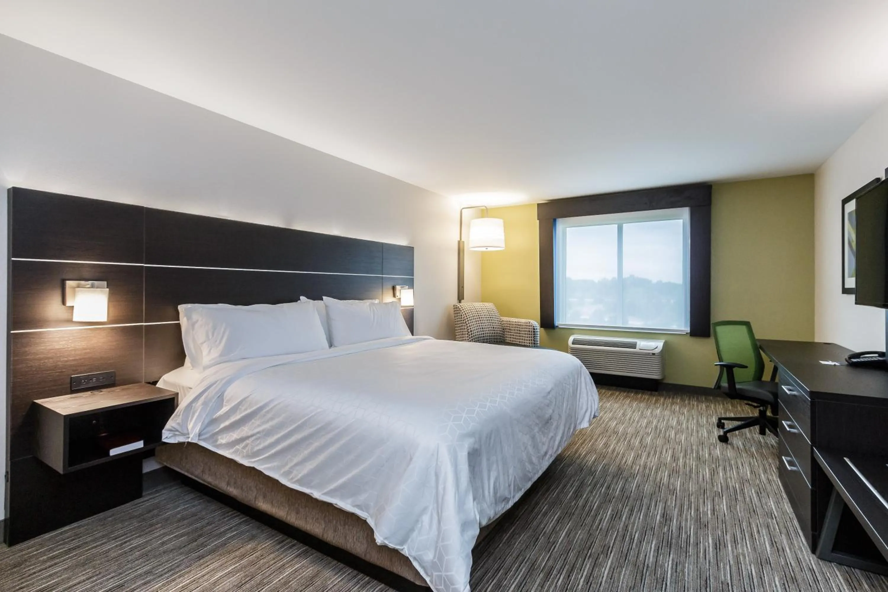 Photo of the whole room, Bed in Holiday Inn Express & Suites- South Bend Casino by IHG