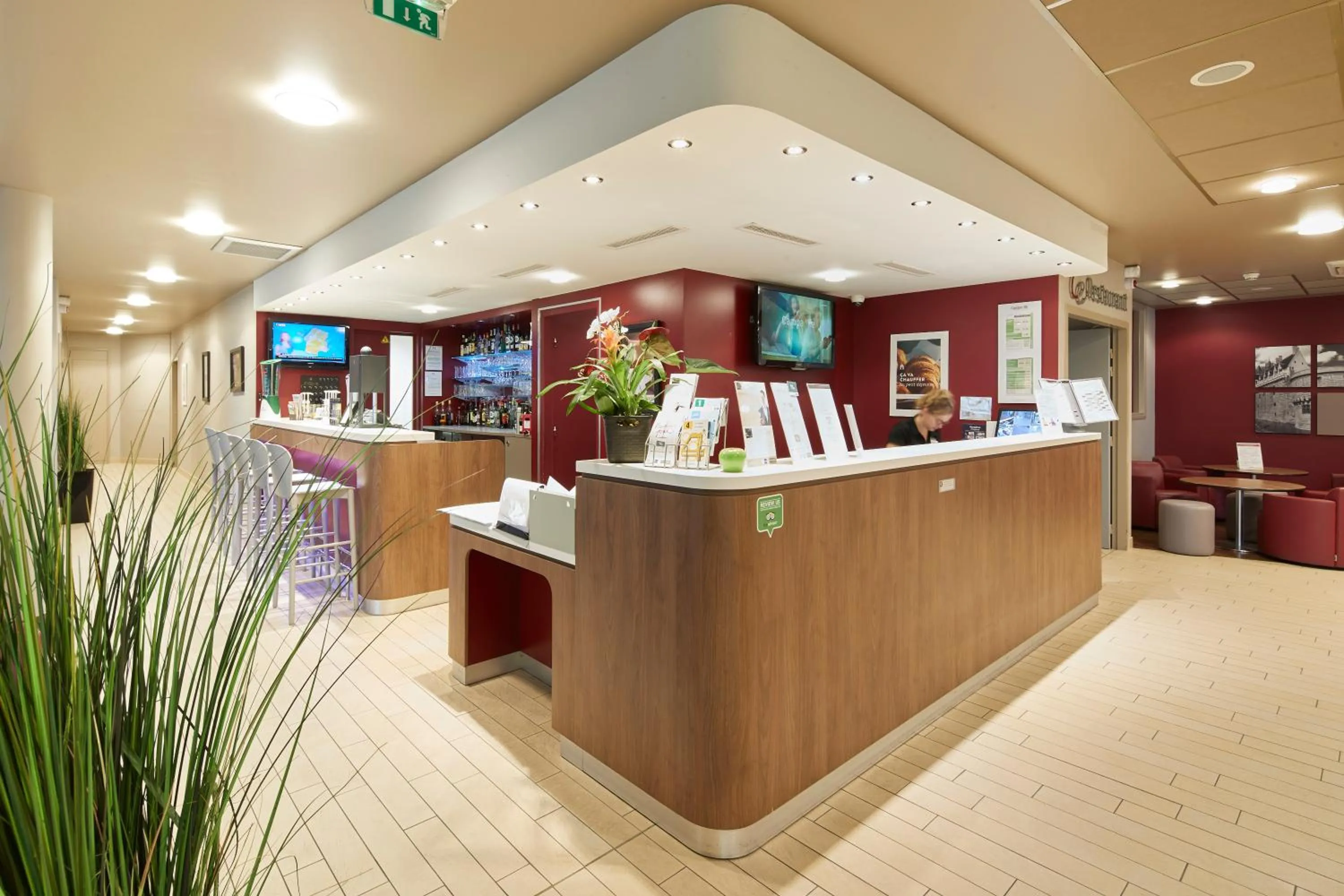 Lobby or reception in Campanile Nantes Centre - Saint Jacques