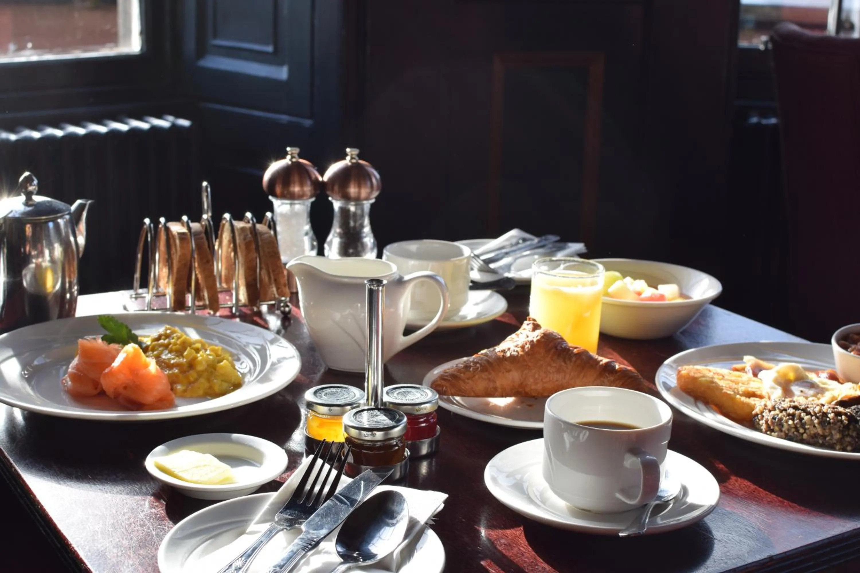 Breakfast in The Tontine Hotel