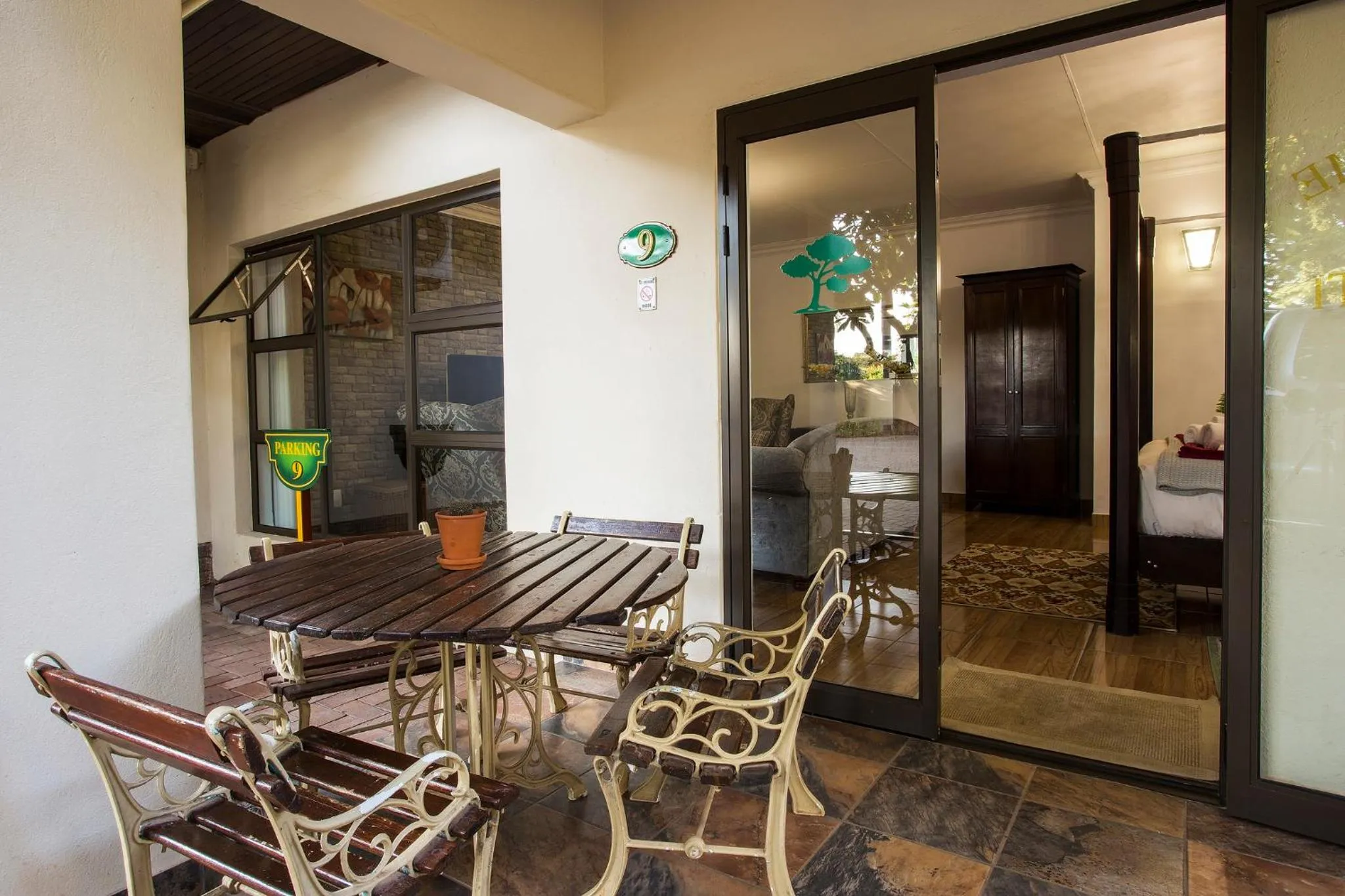 Tamboti Lodge Guest House