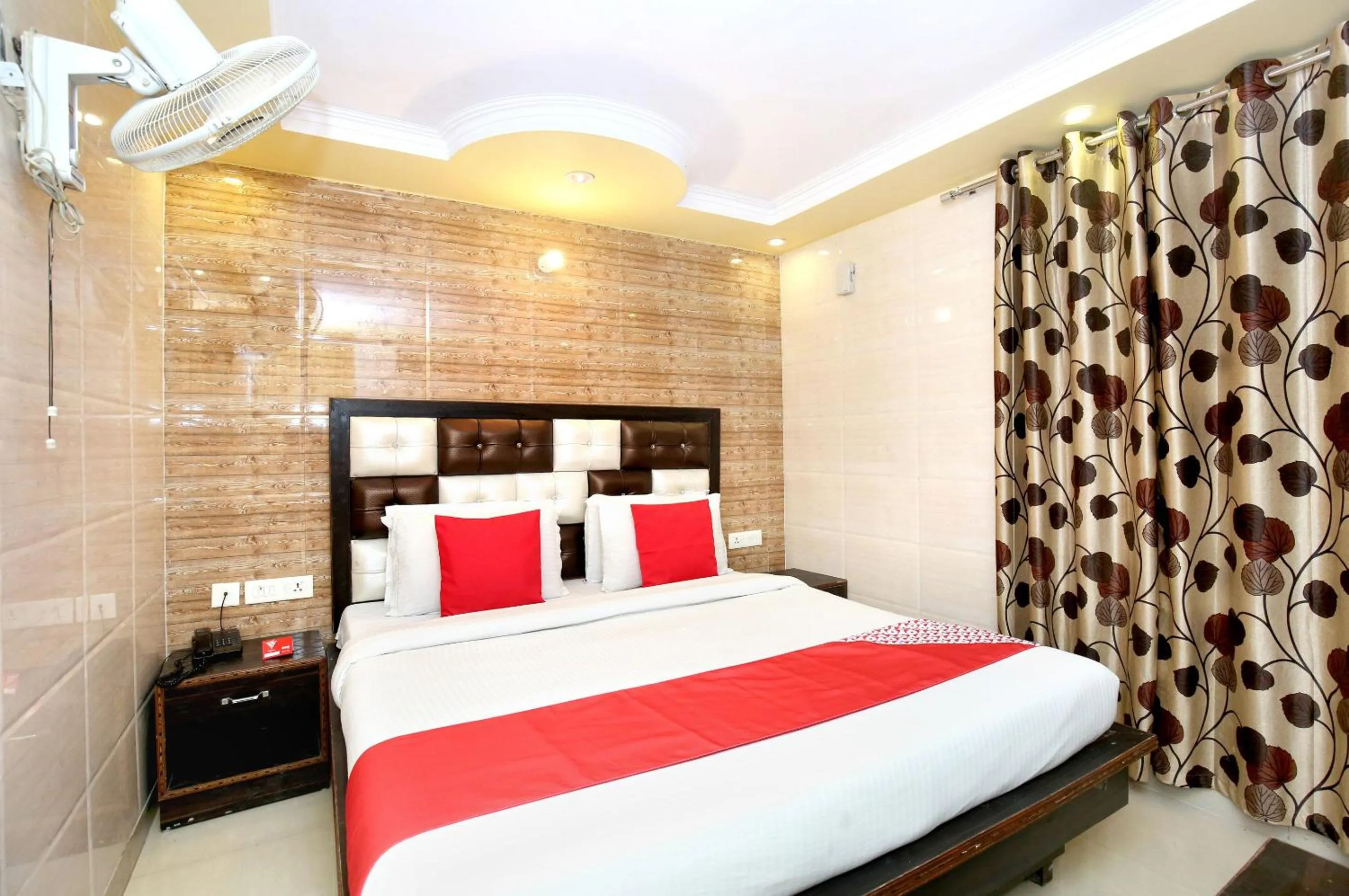 Bedroom, Bed in Super Hotel O Continental Inn