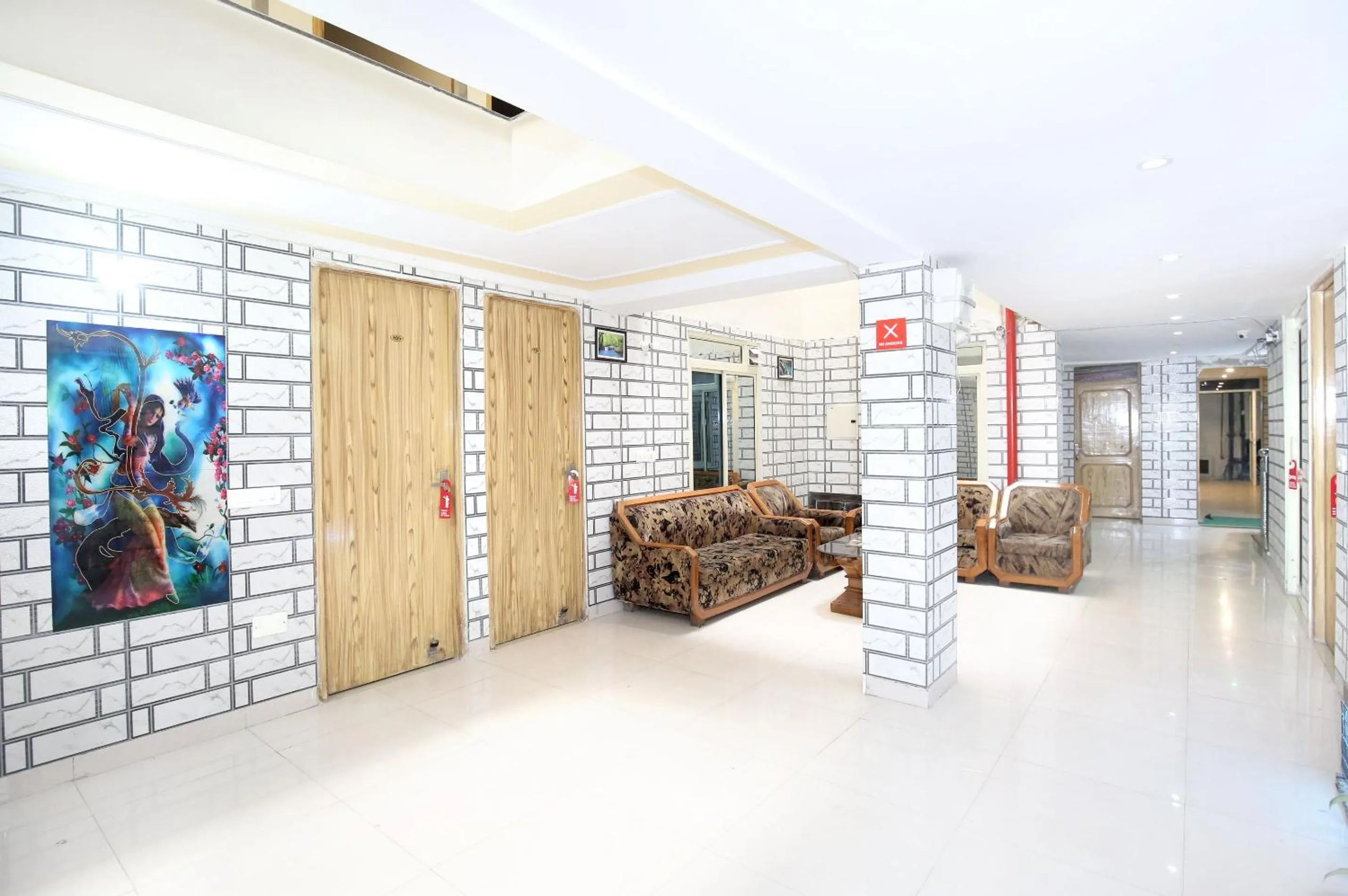 Lobby or reception in Super Hotel O Continental Inn