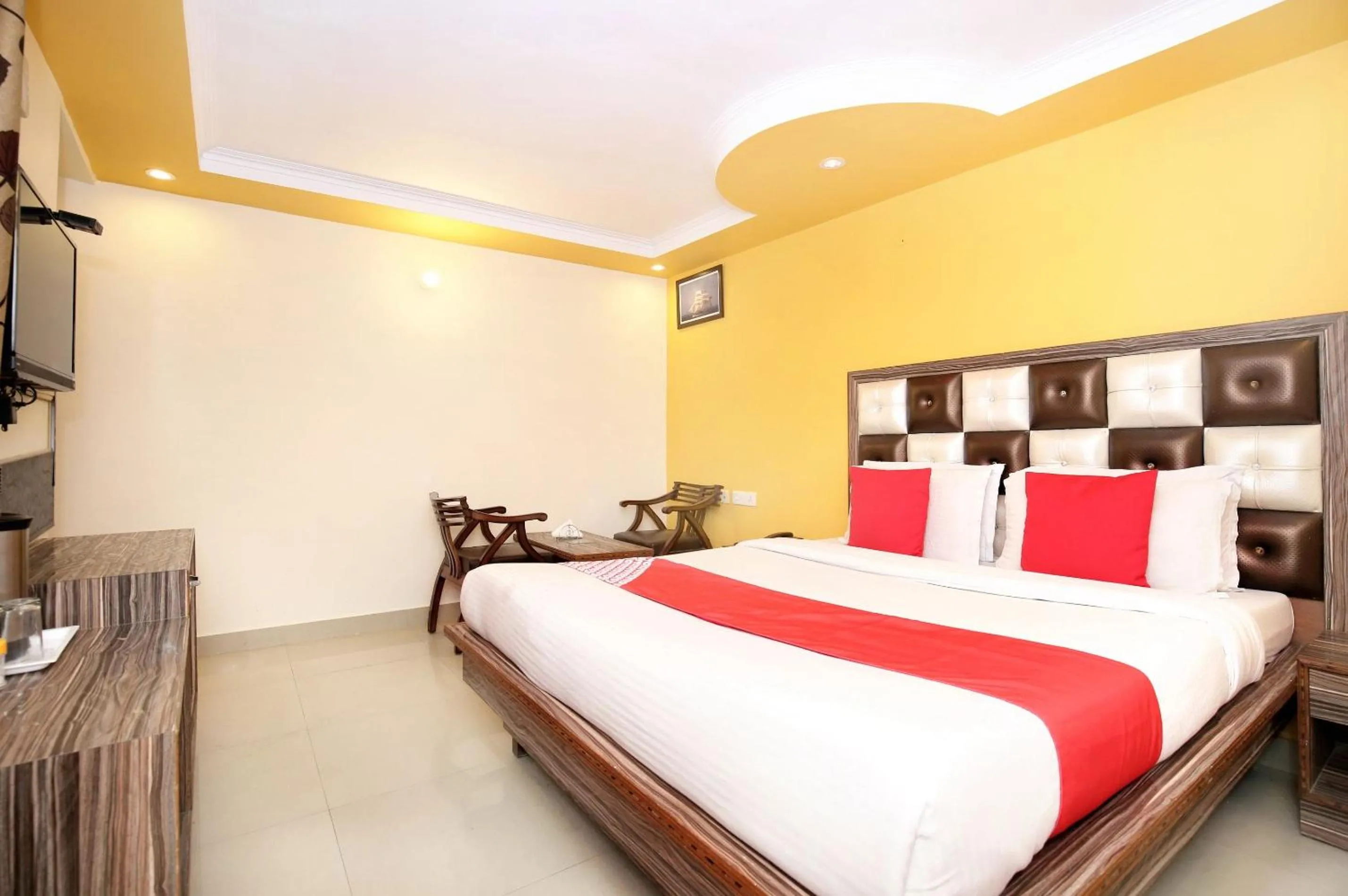 Bedroom, Bed in Super Hotel O Continental Inn