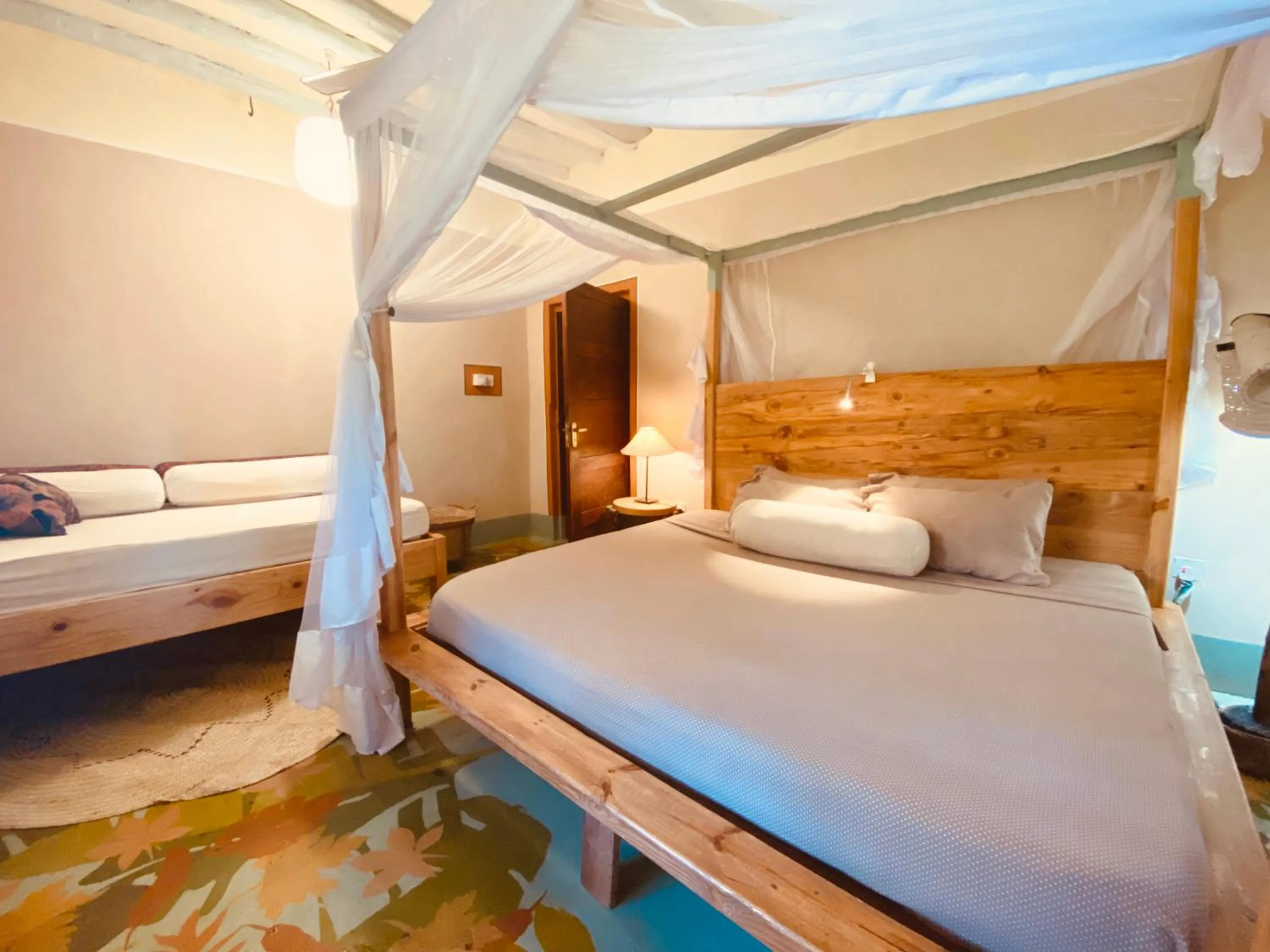 Bed in Mama Root
