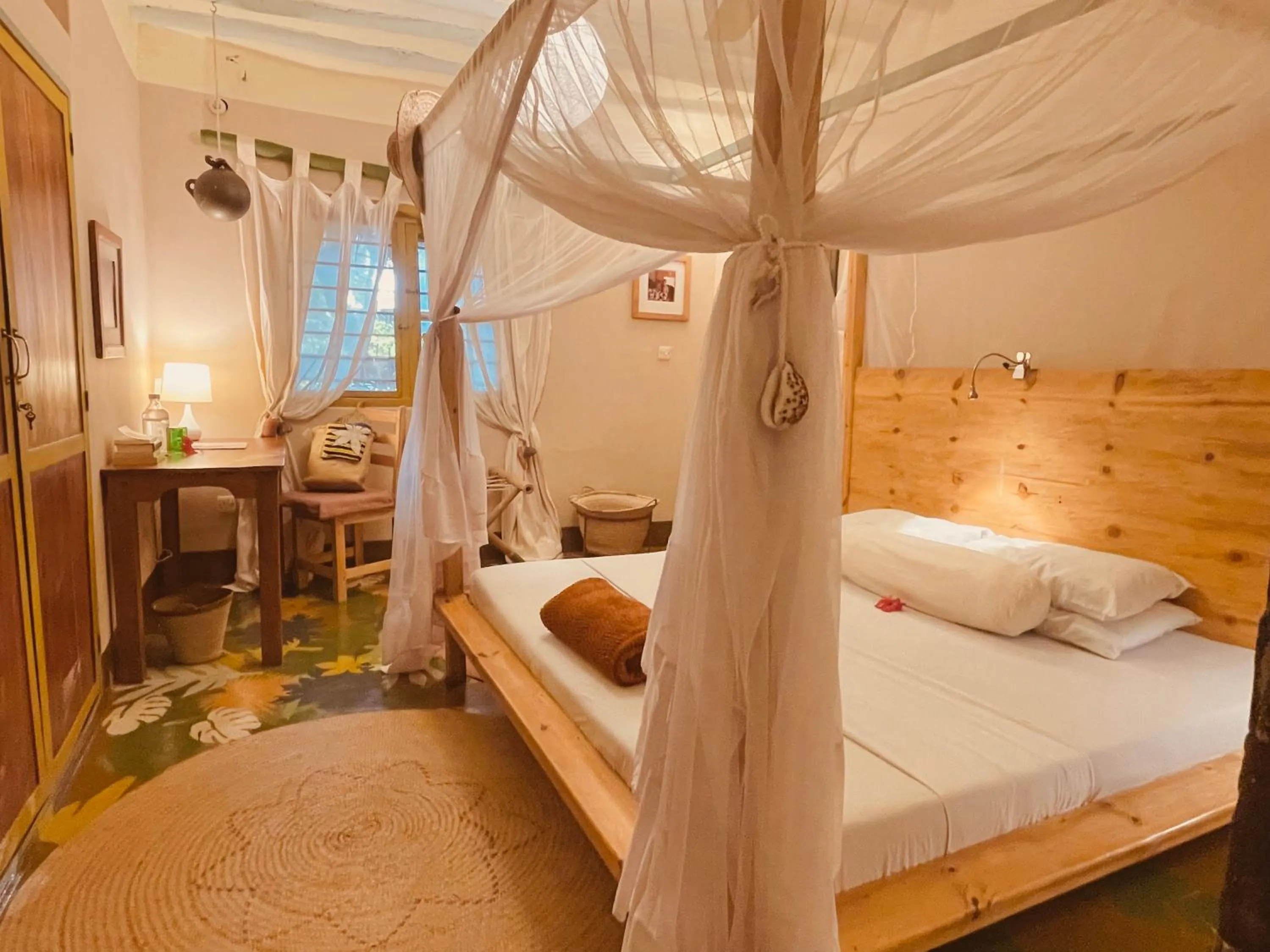 Bed in Mama Root