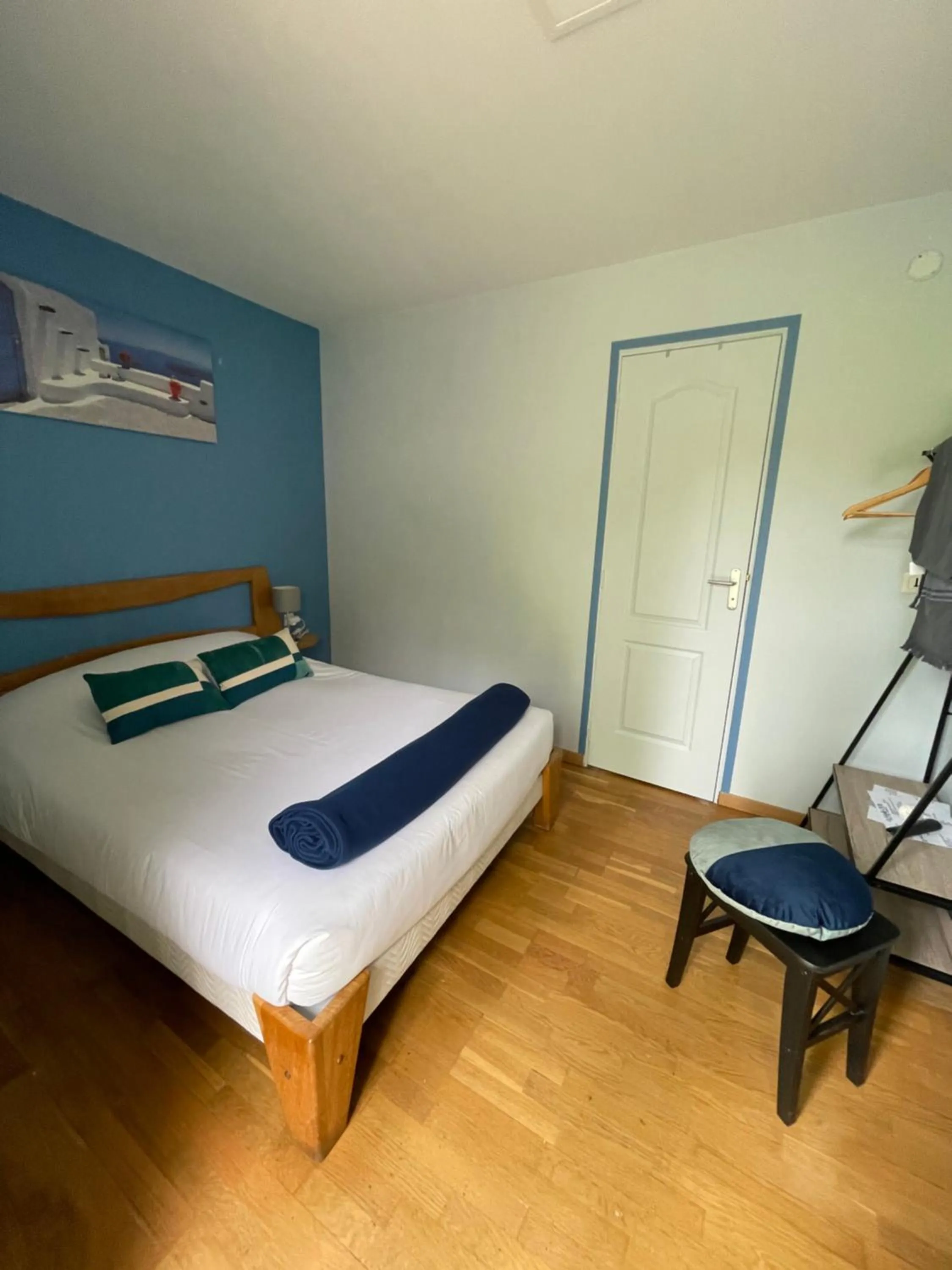 Property building, Bed in Hôtel Le Moulin D'Olt