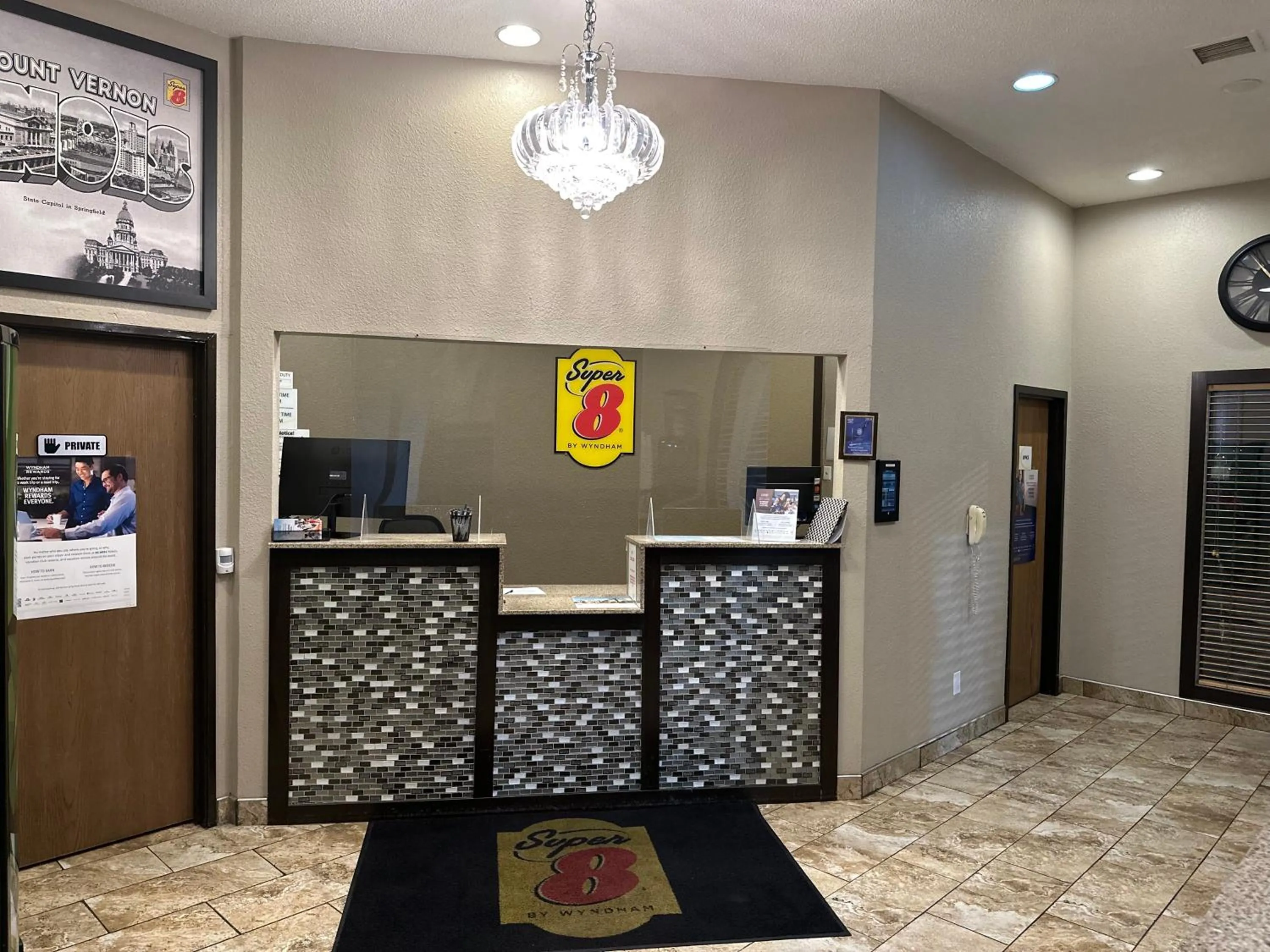 Lobby or reception in Super 8 by Wyndham Mount Vernon, IL