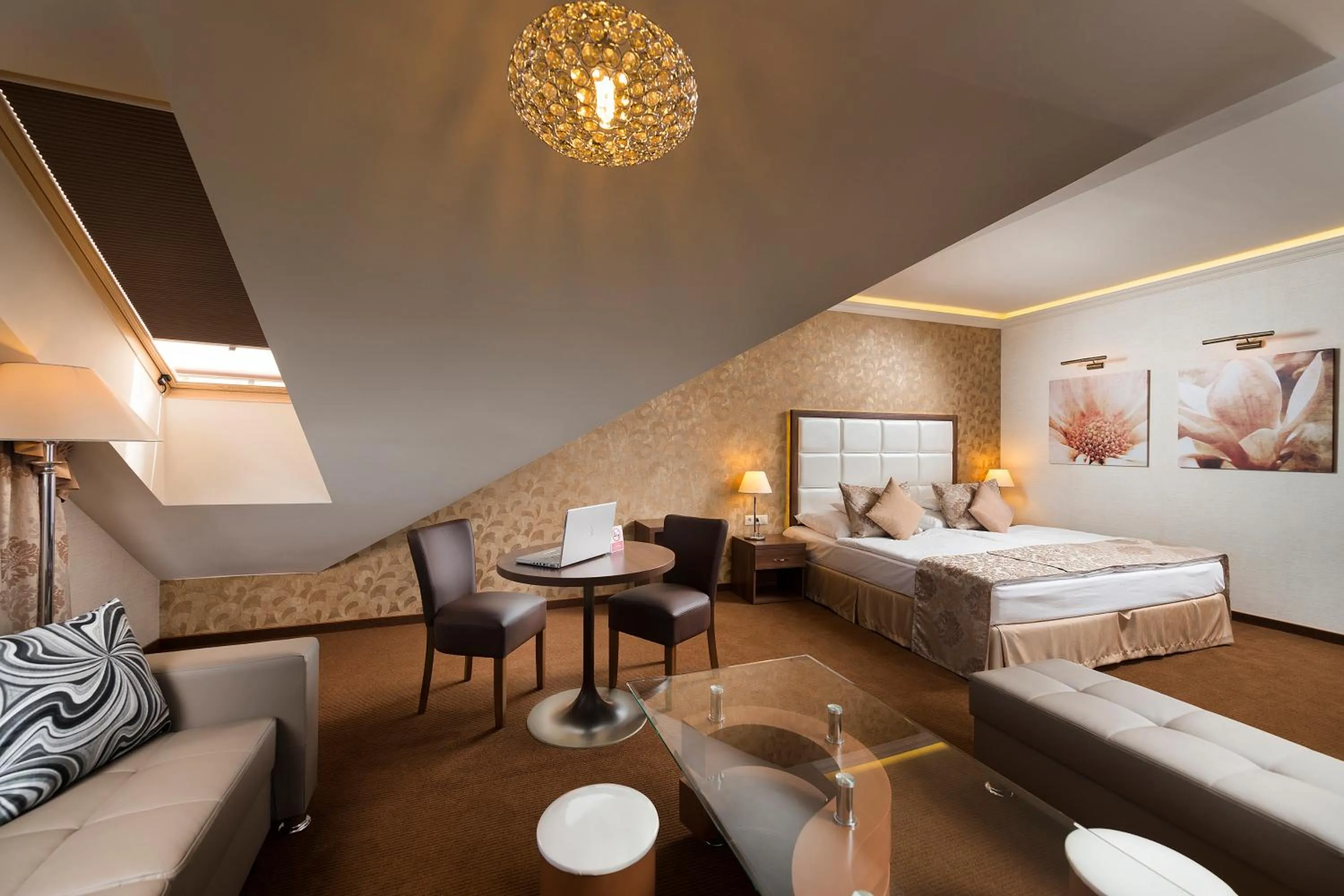 Bed in Aventinus Hotel