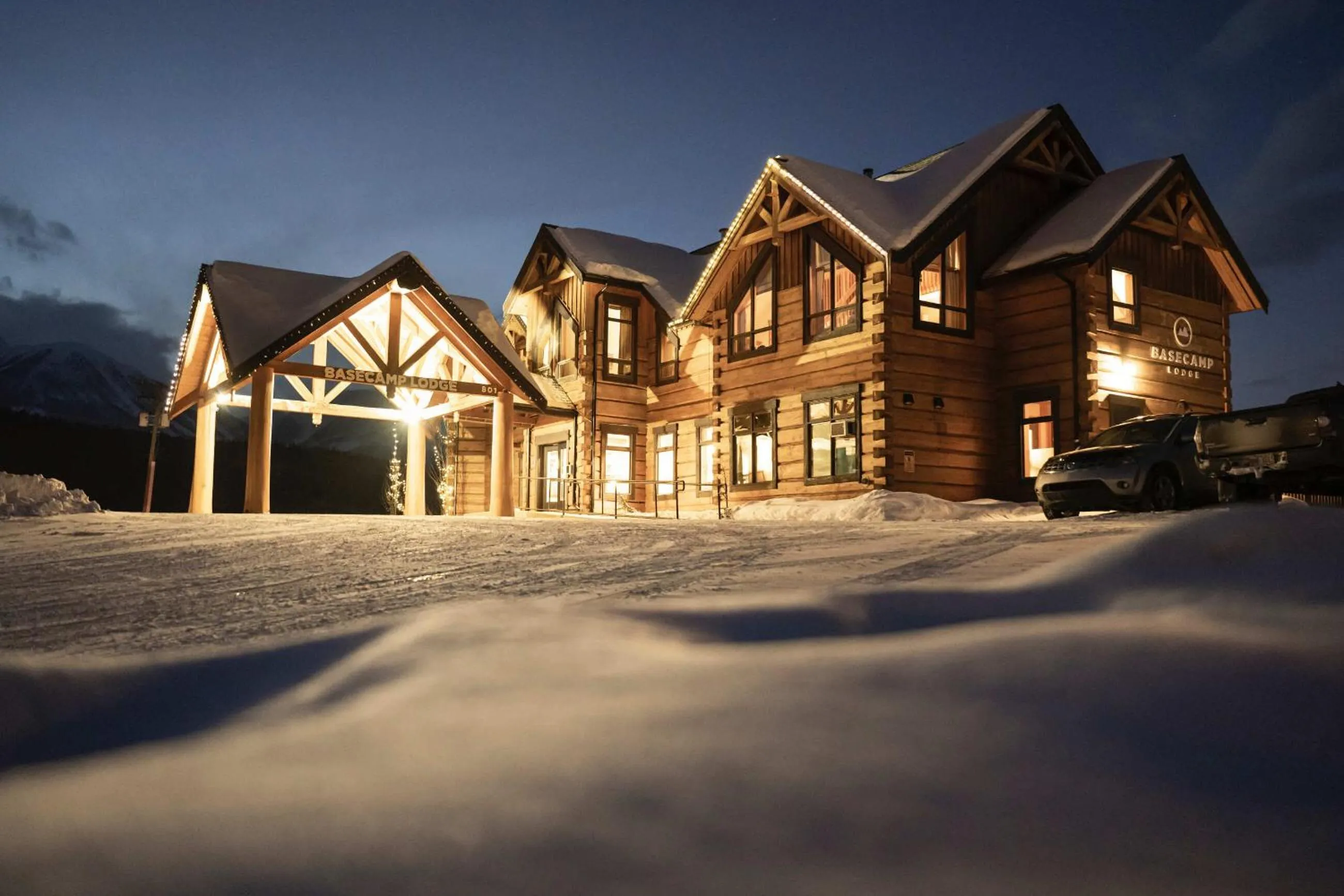 Property building in Basecamp Lodge Golden