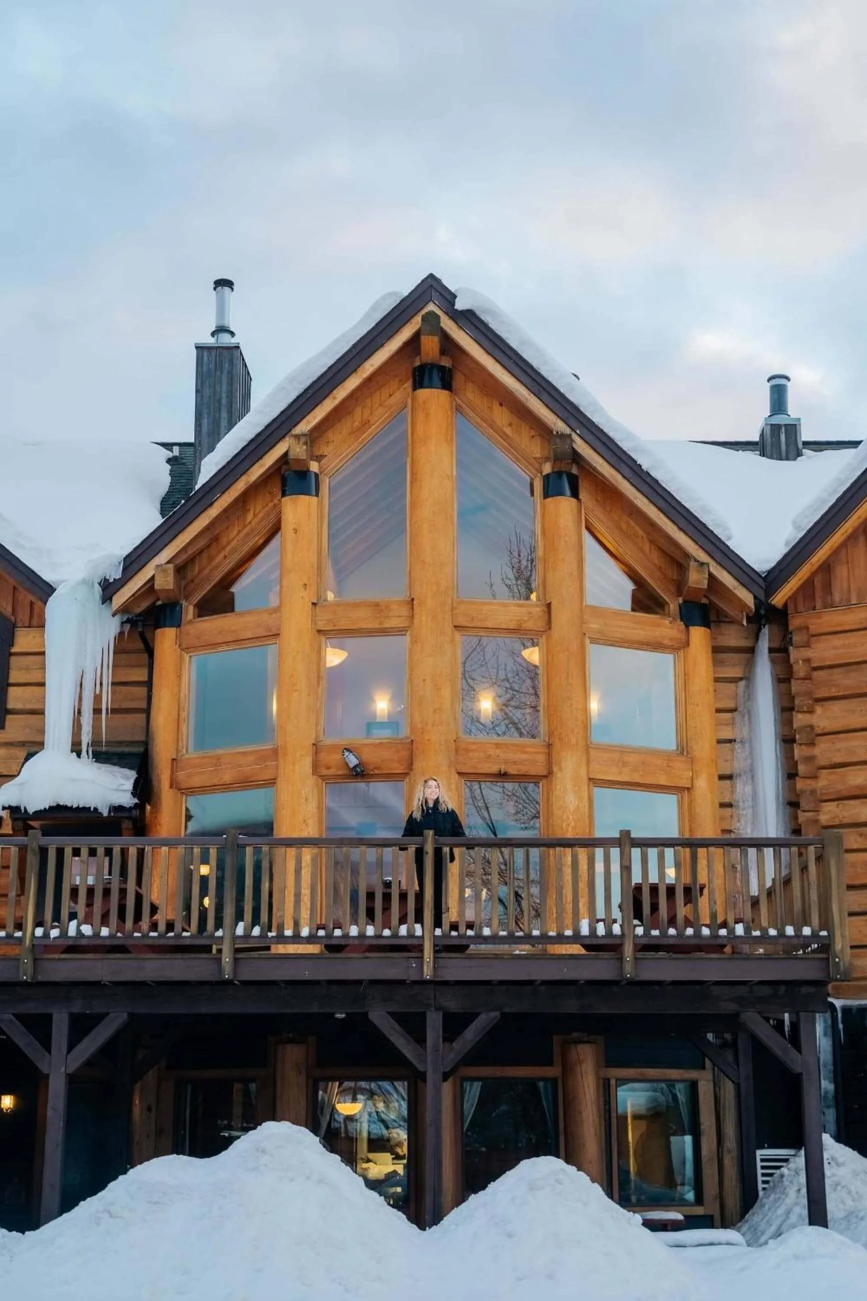 Property building in Basecamp Lodge Golden