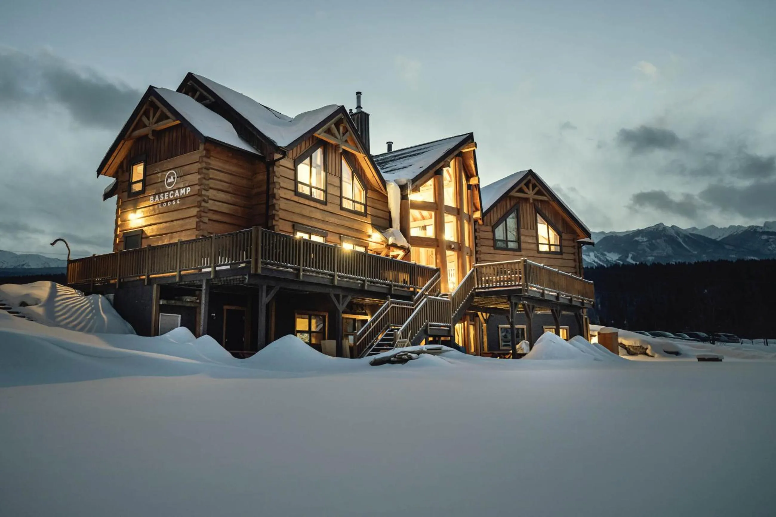 Property building in Basecamp Lodge Golden