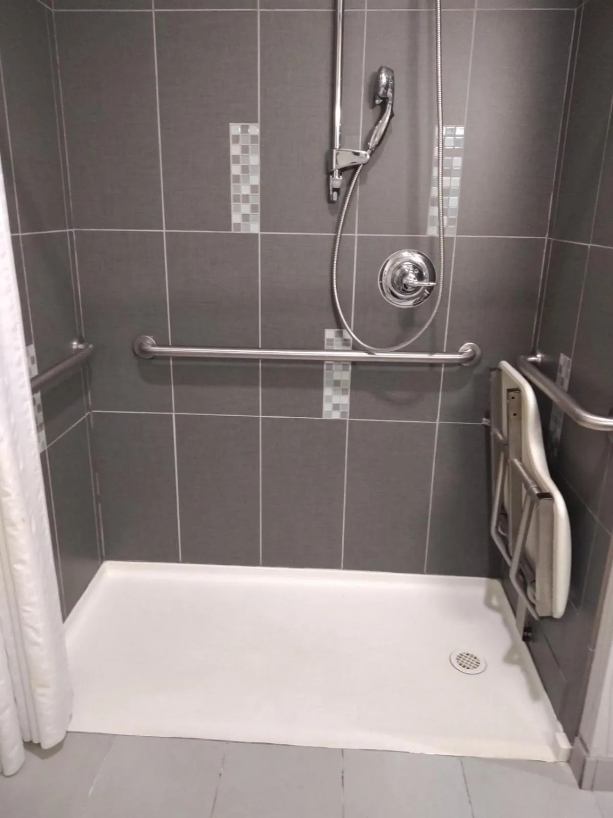 Bath in Comfort Suites Greenville