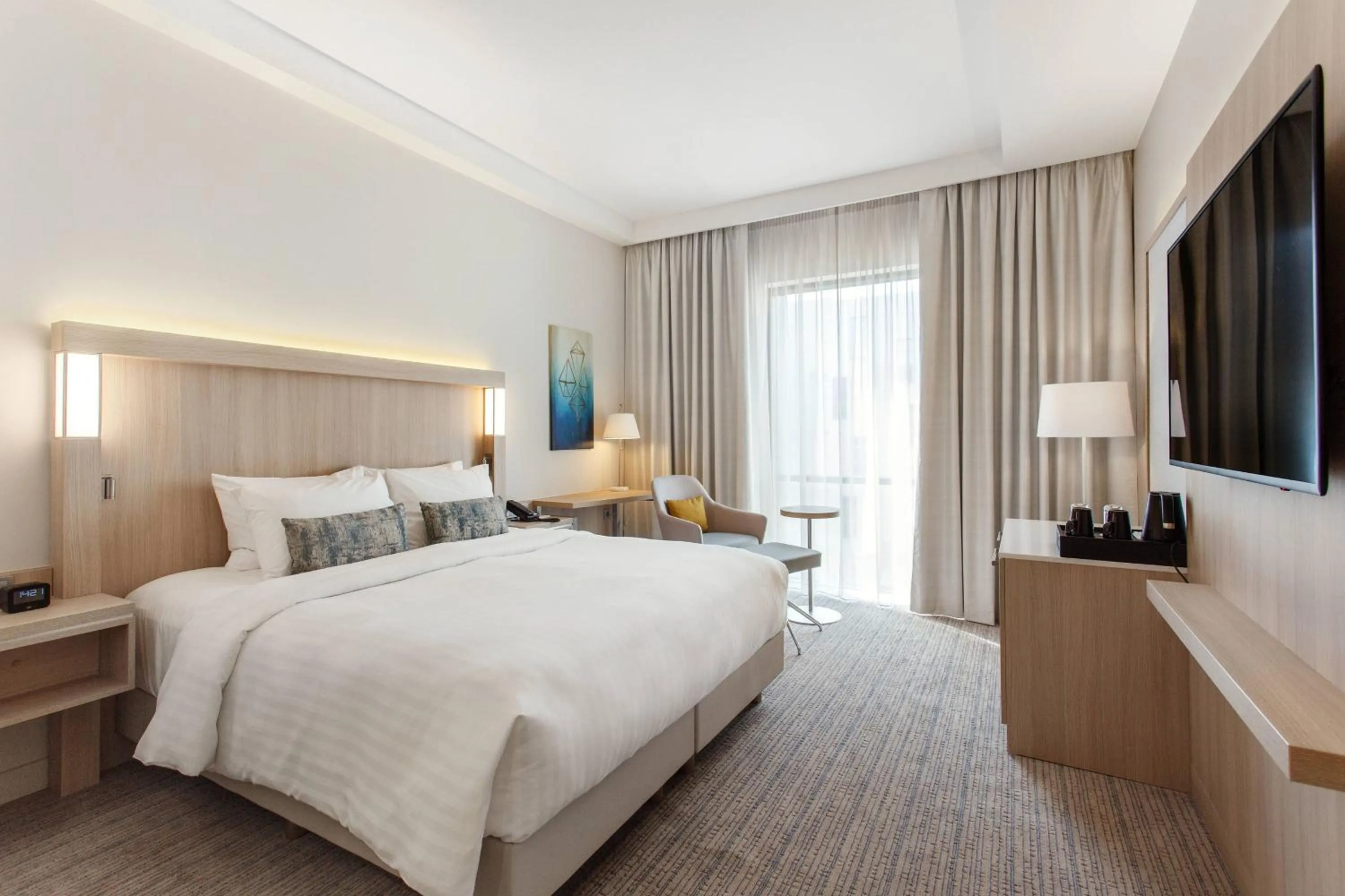 Photo of the whole room, Bed in Courtyard by Marriott Vilnius City Center